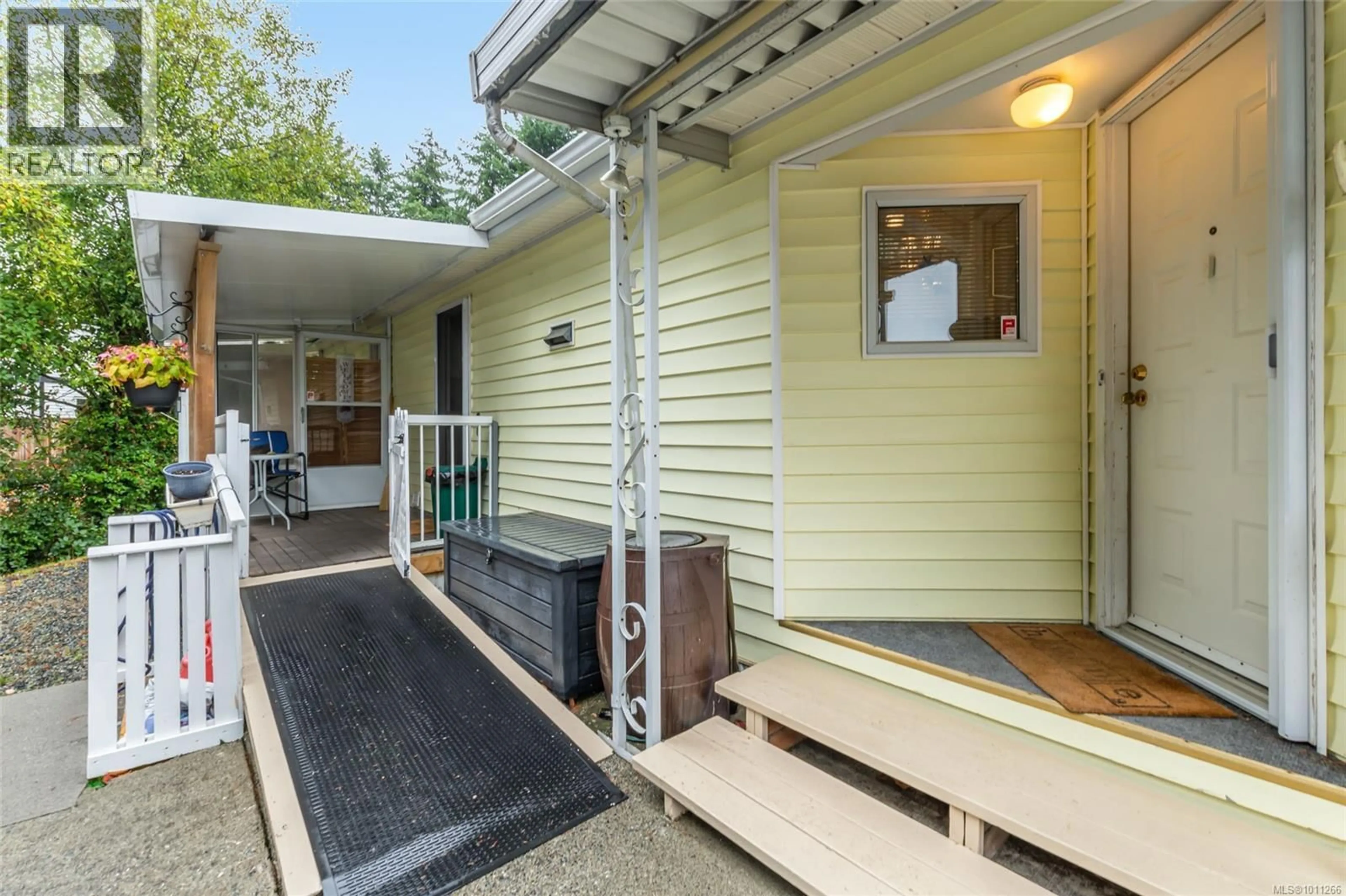 Patio, street for 5 - 2501 LABIEUX ROAD, Nanaimo British Columbia V9T5A6