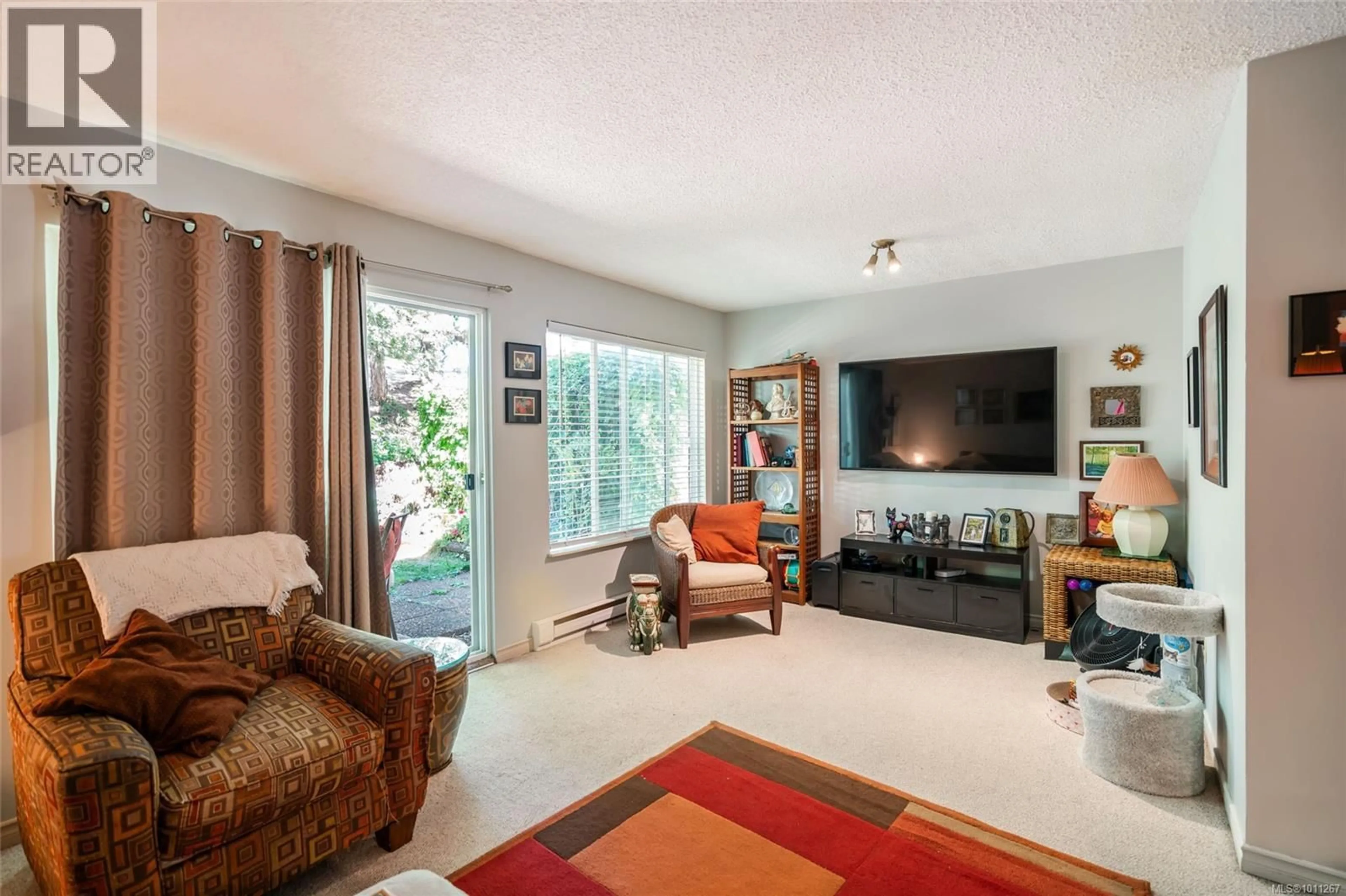 Living room with furniture, unknown for 52 - 444 BRUCE AVENUE, Nanaimo British Columbia V9R5W5