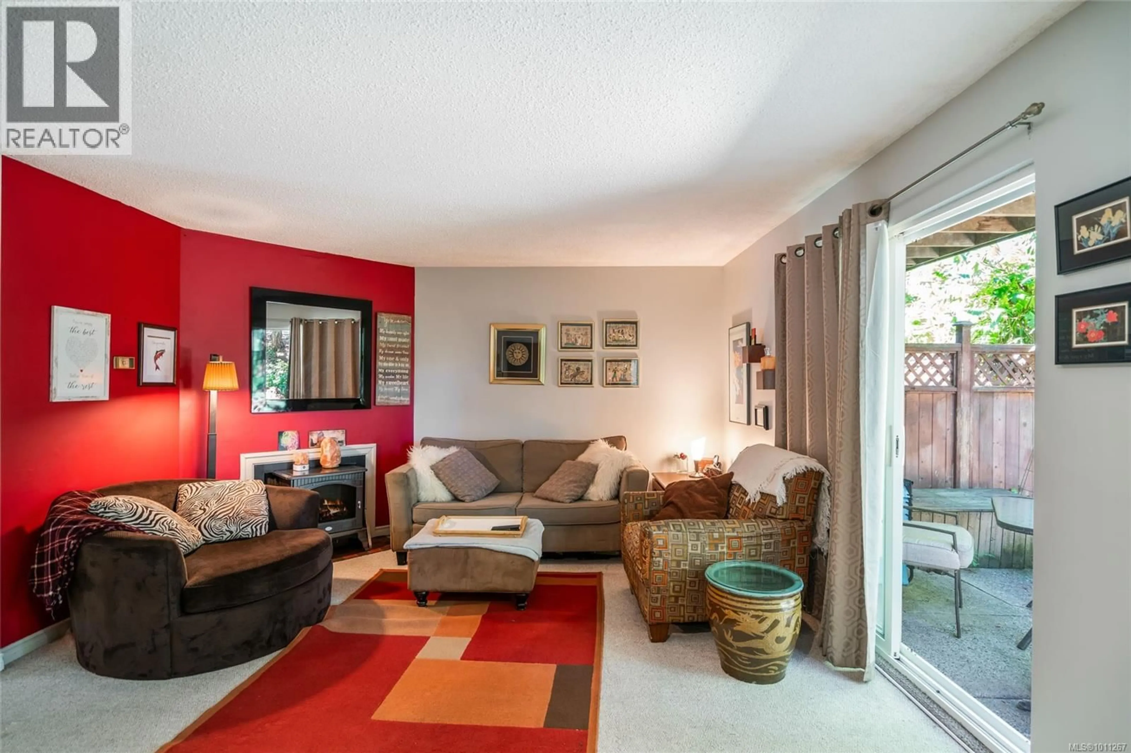 Living room with furniture, unknown for 52 - 444 BRUCE AVENUE, Nanaimo British Columbia V9R5W5
