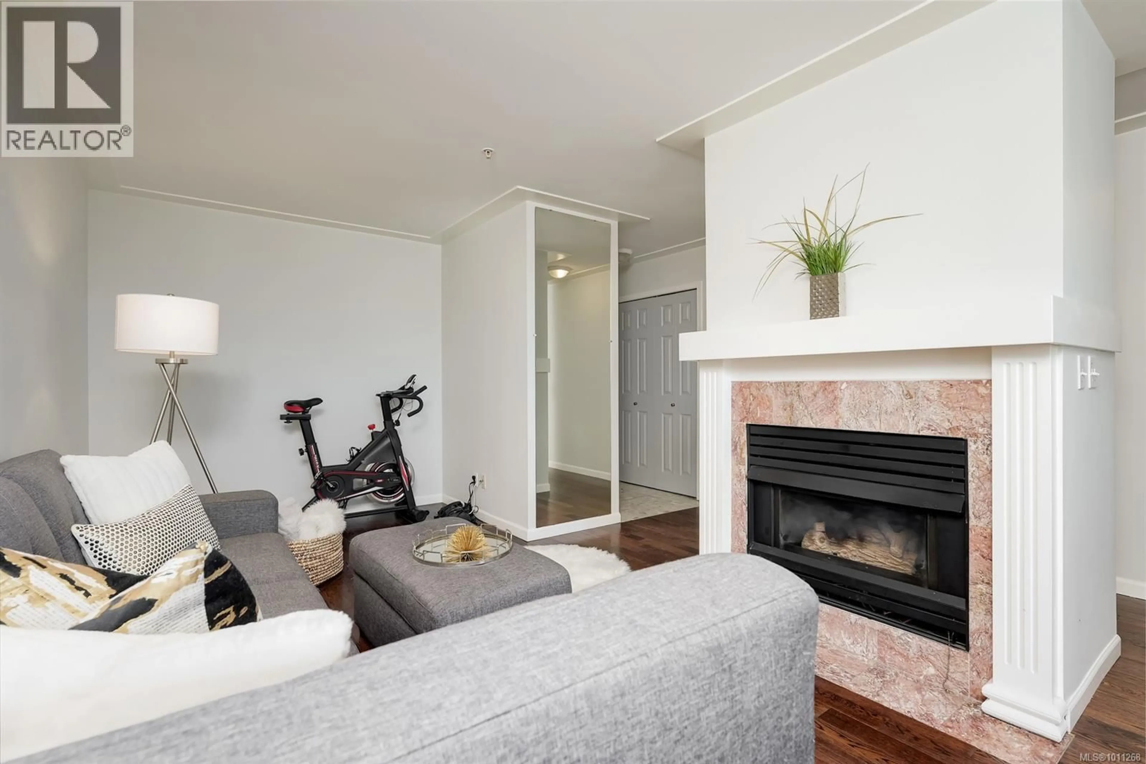 Living room with furniture, unknown for 308 - 649 BAY STREET, Victoria British Columbia V8T5H8