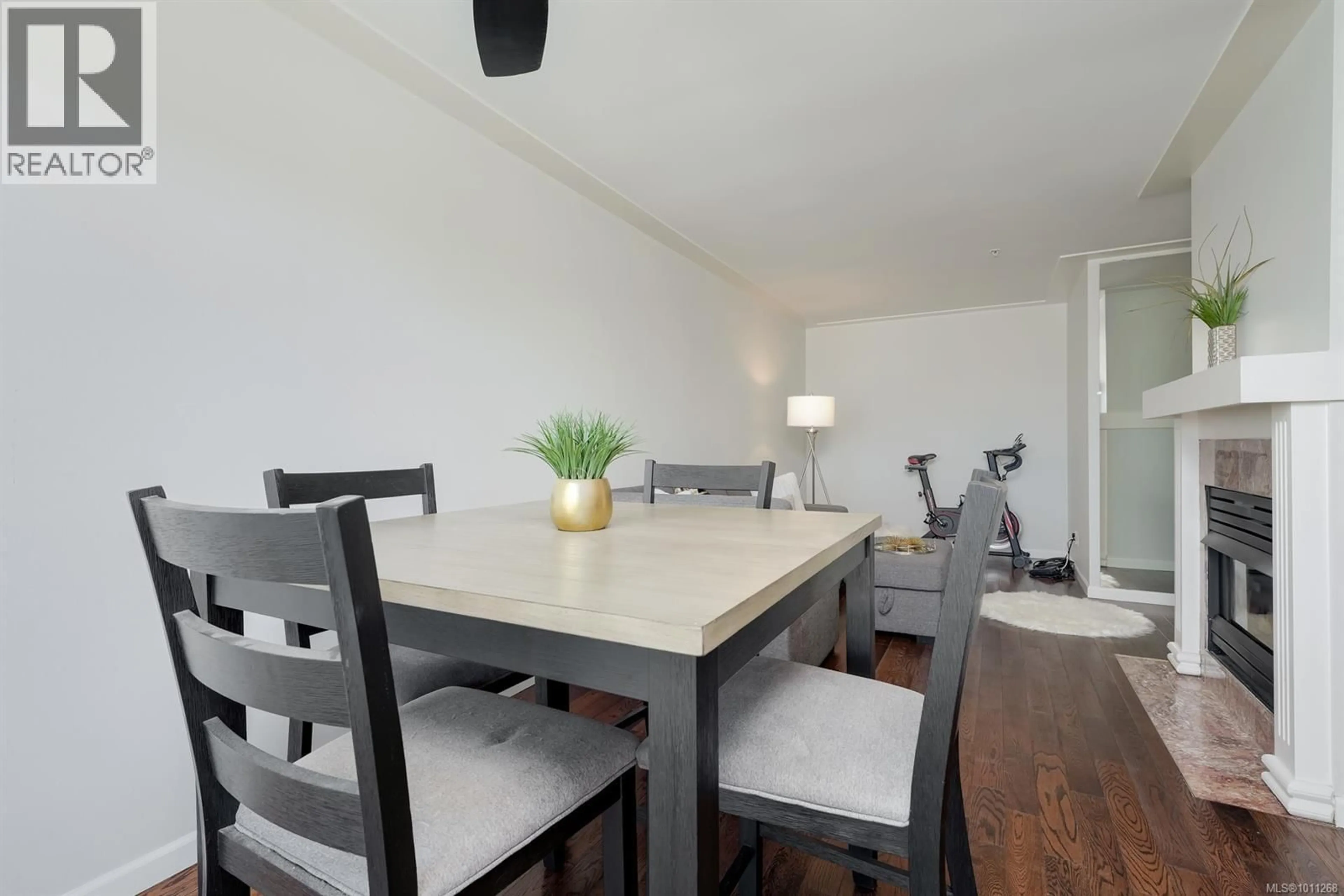 Dining room, wood/laminate floor for 308 - 649 BAY STREET, Victoria British Columbia V8T5H8