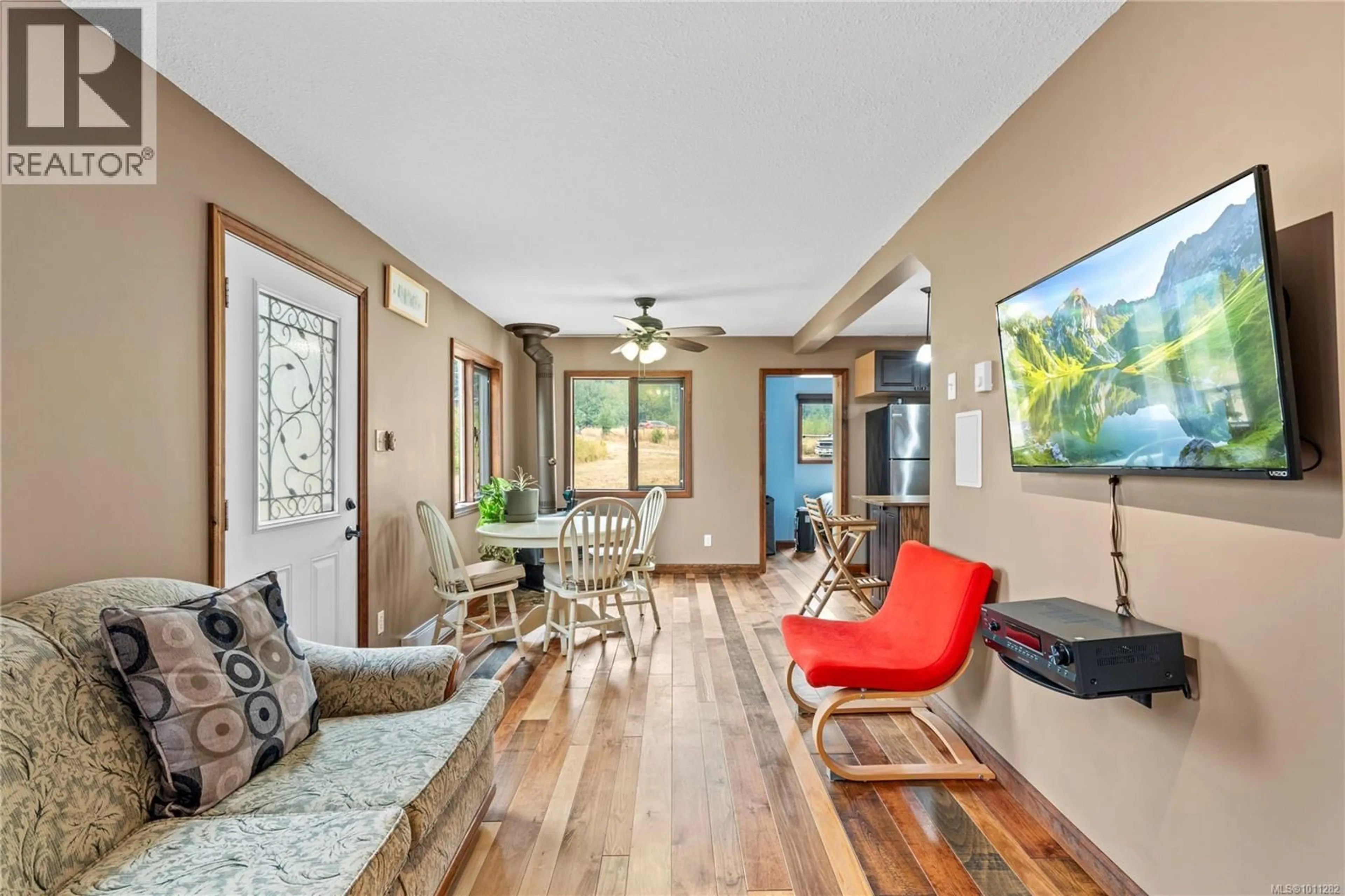 Living room with furniture, unknown for 2975 THORPE ROAD, Qualicum Beach British Columbia V9K1Z7
