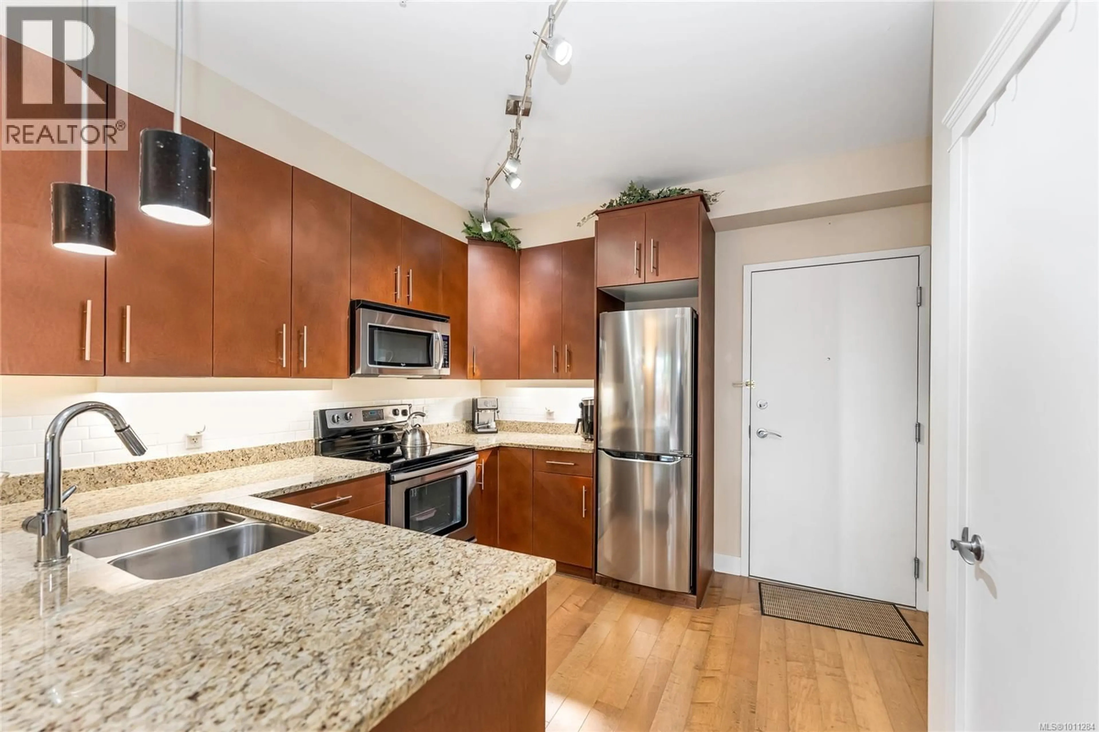 Standard kitchen, unknown for 109 - 21 CONARD STREET, View Royal British Columbia V8Z5G1