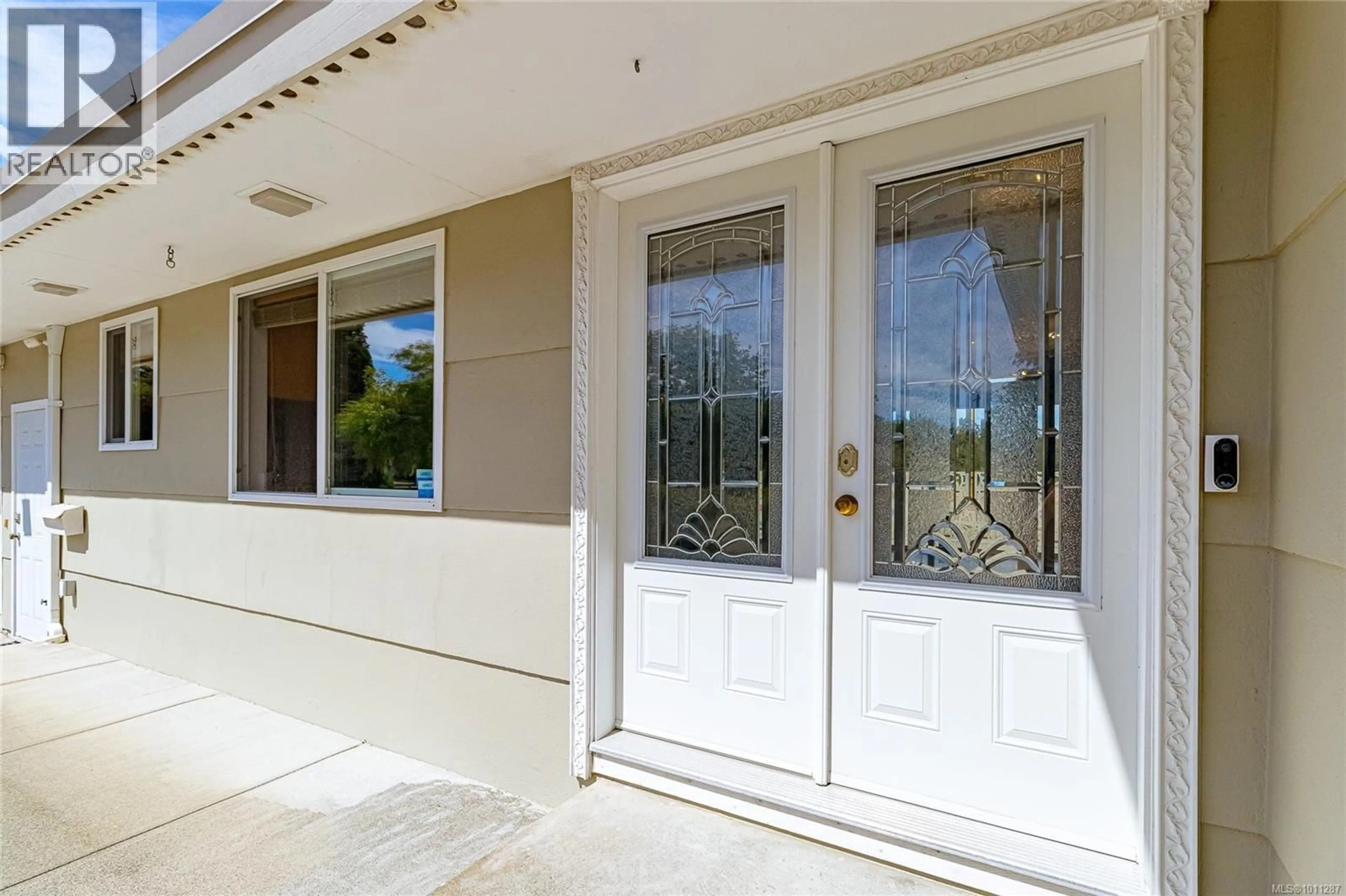Indoor entryway for 2560 DORSET ROAD, Oak Bay British Columbia V8R3M7