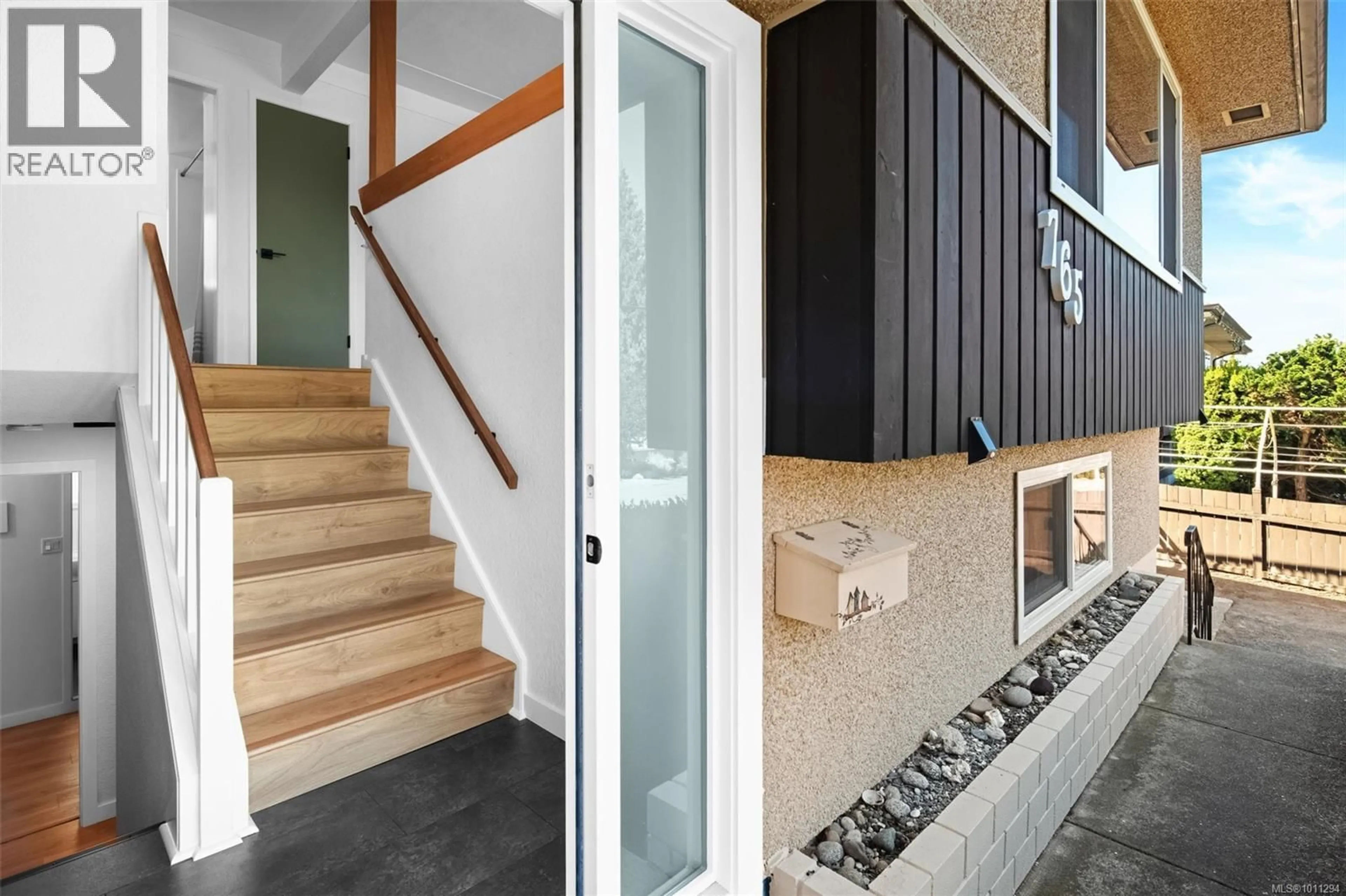 Indoor entryway for 765 LILY AVENUE, Saanich British Columbia V8X3R7