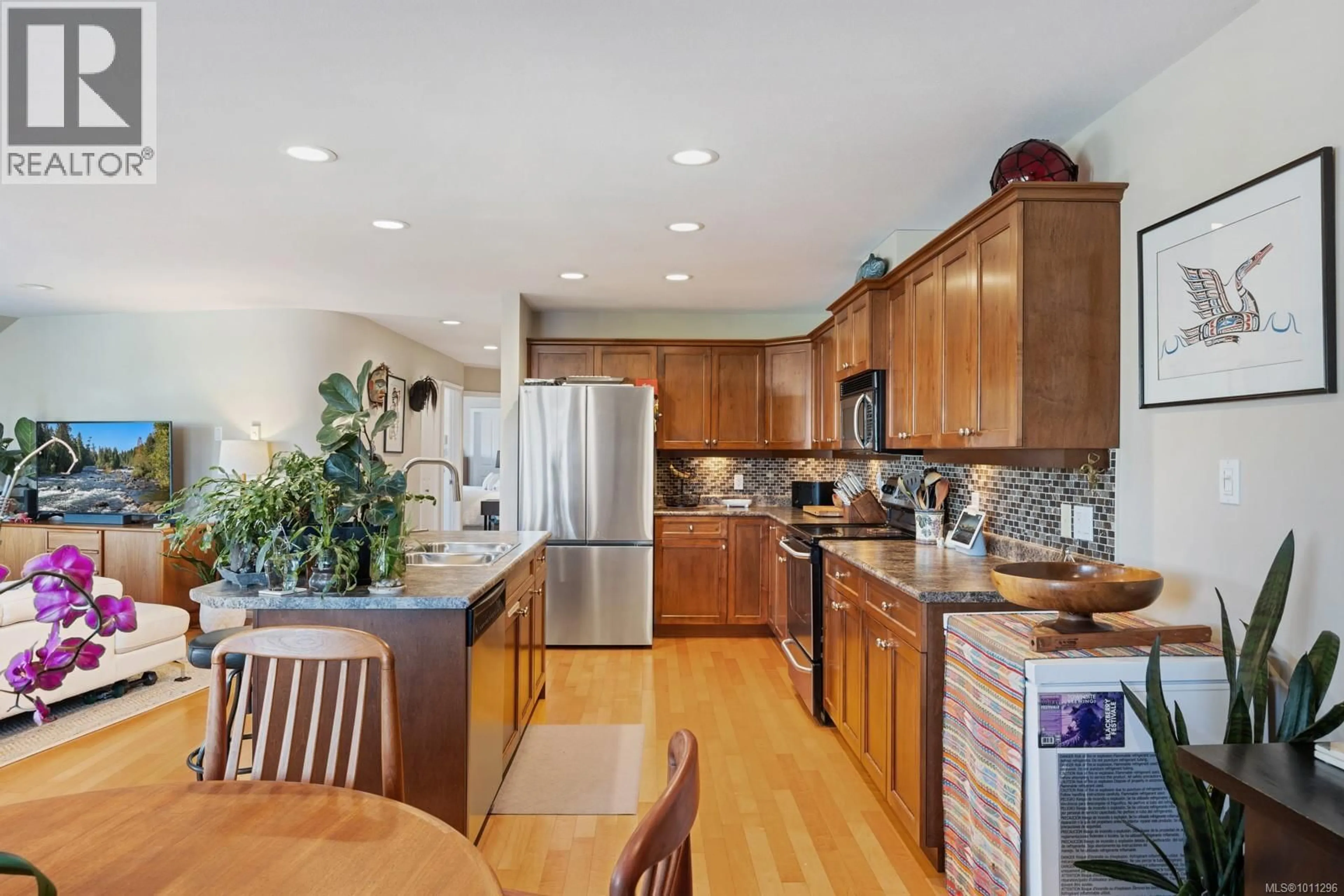 Open concept kitchen, unknown for 304 - 1705 COMOX AVENUE, Comox British Columbia V9M3M1