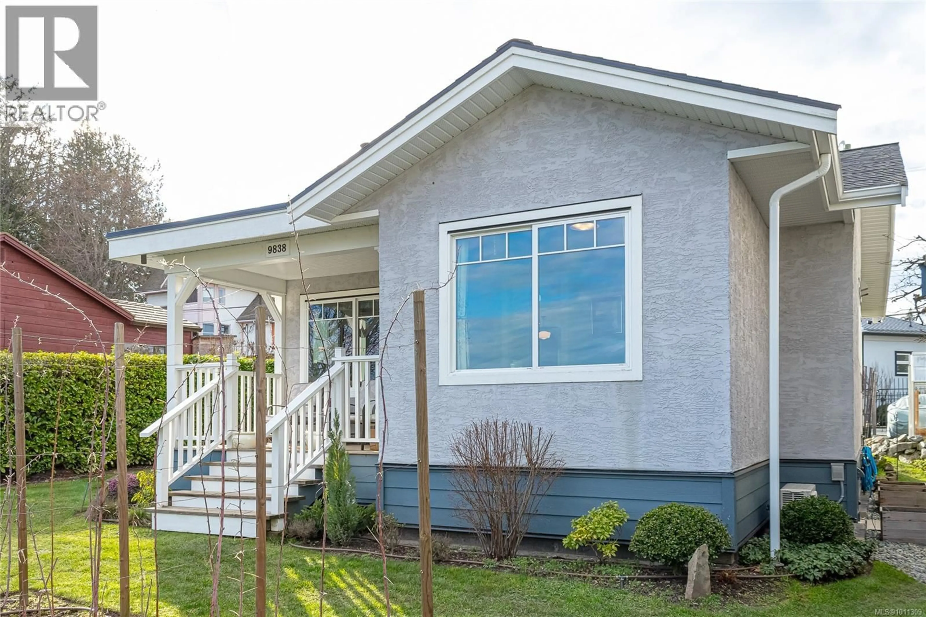 Home with vinyl exterior material, street for 9838 CROFT STREET, Chemainus British Columbia V0R1K0
