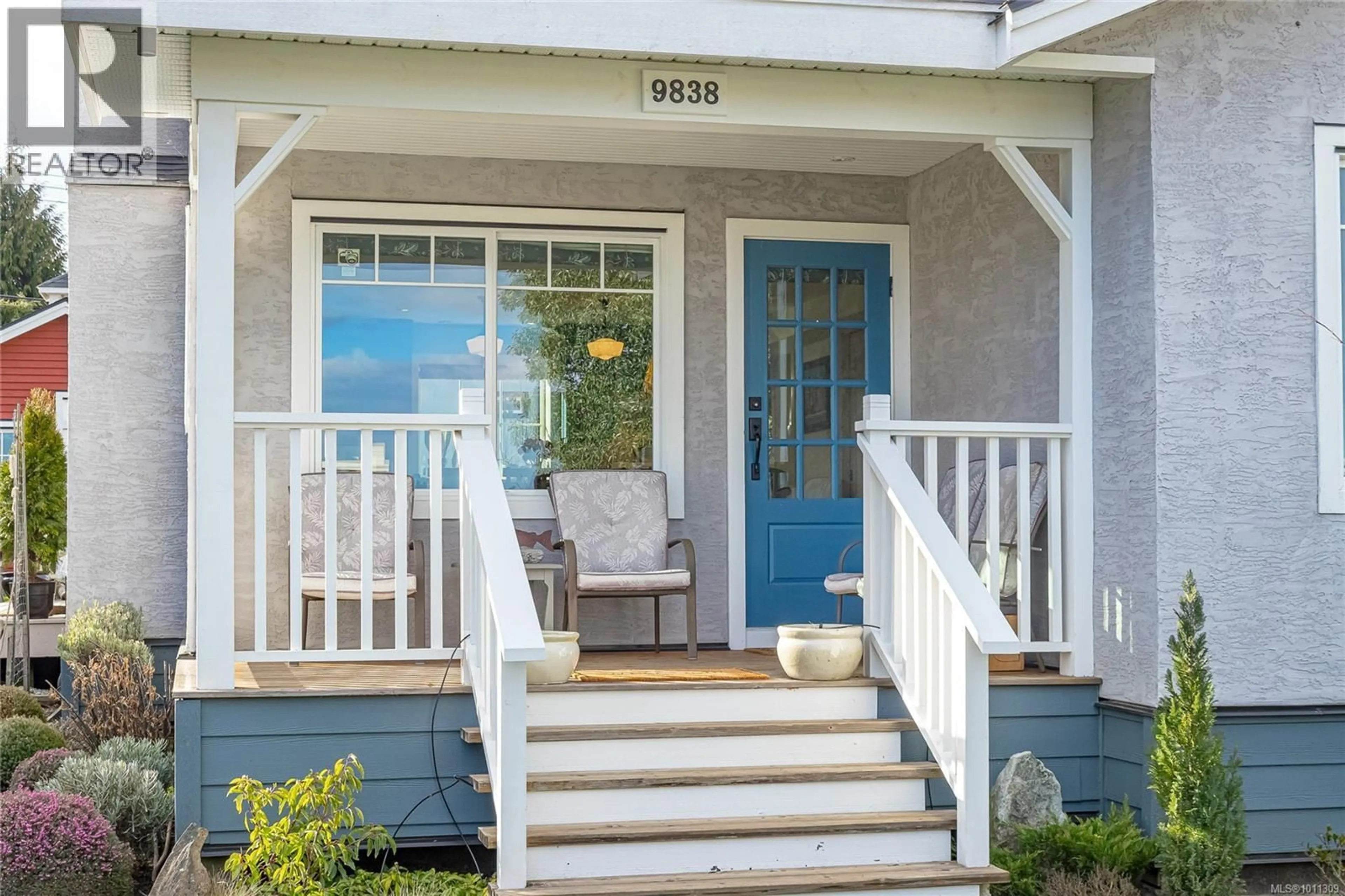 Home with vinyl exterior material, street for 9838 CROFT STREET, Chemainus British Columbia V0R1K0