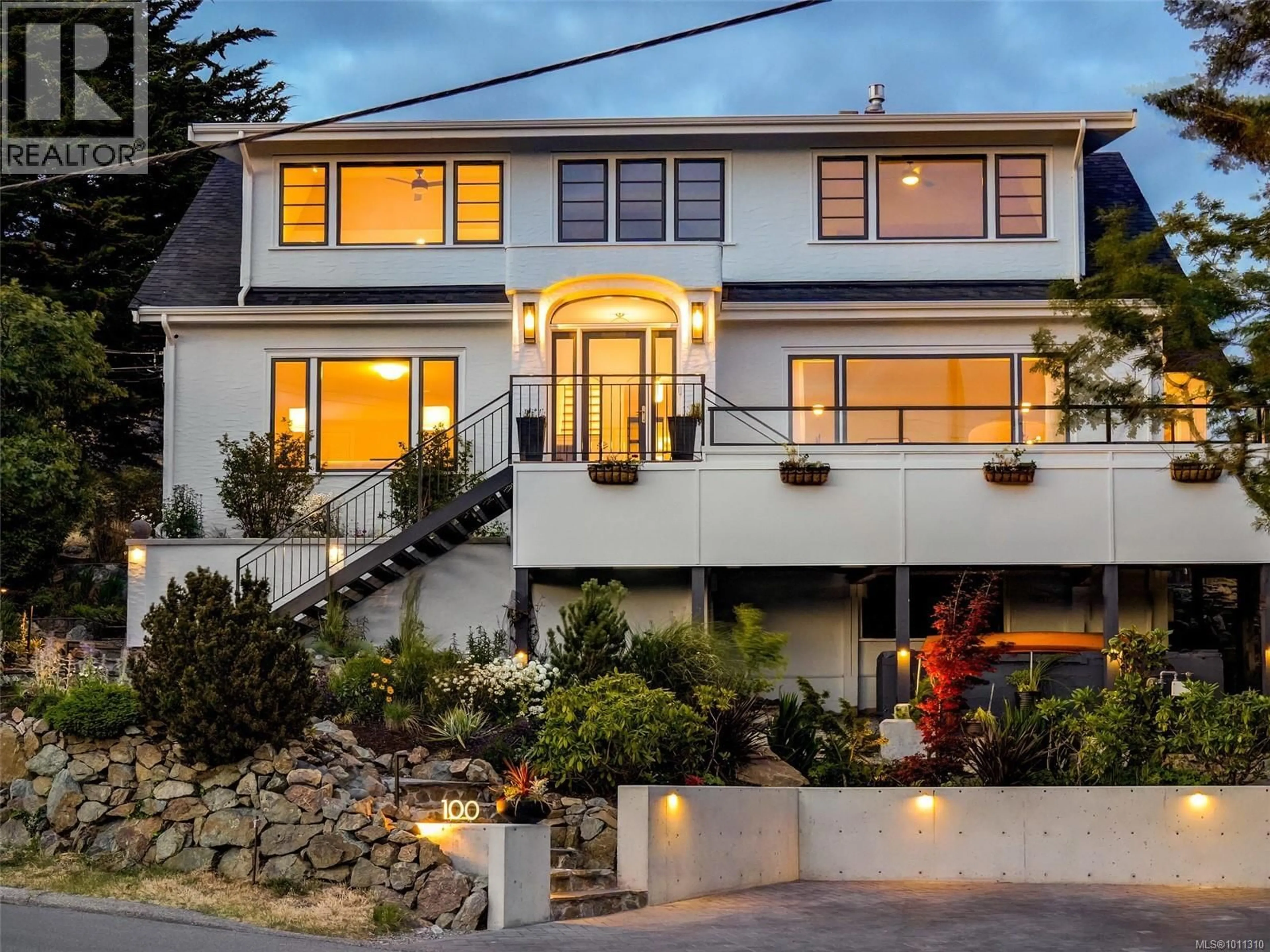Home with vinyl exterior material, street for 100 KING GEORGE TERRACE, Oak Bay British Columbia V8S2J9
