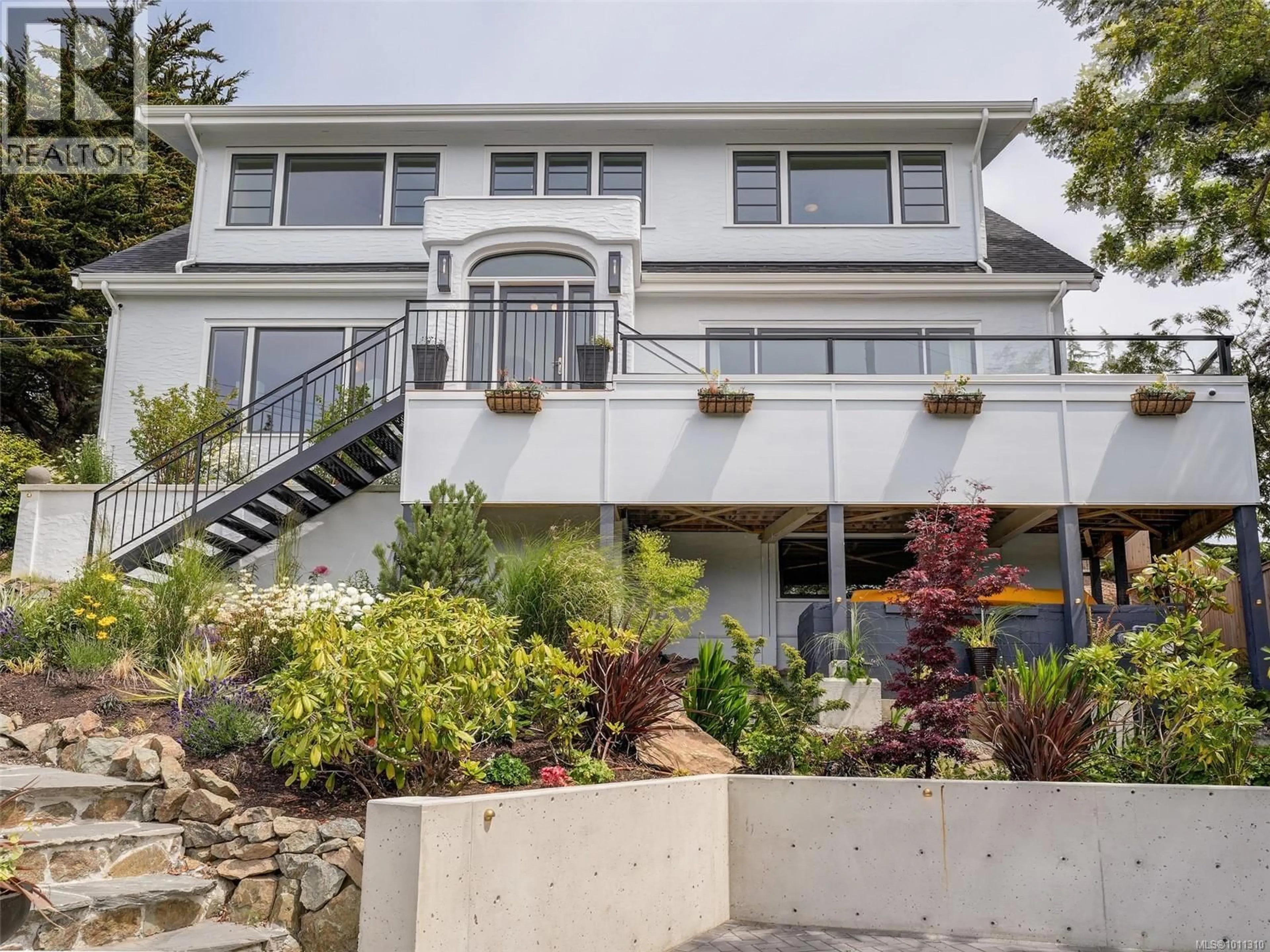 Home with vinyl exterior material, unknown for 100 KING GEORGE TERRACE, Oak Bay British Columbia V8S2J9