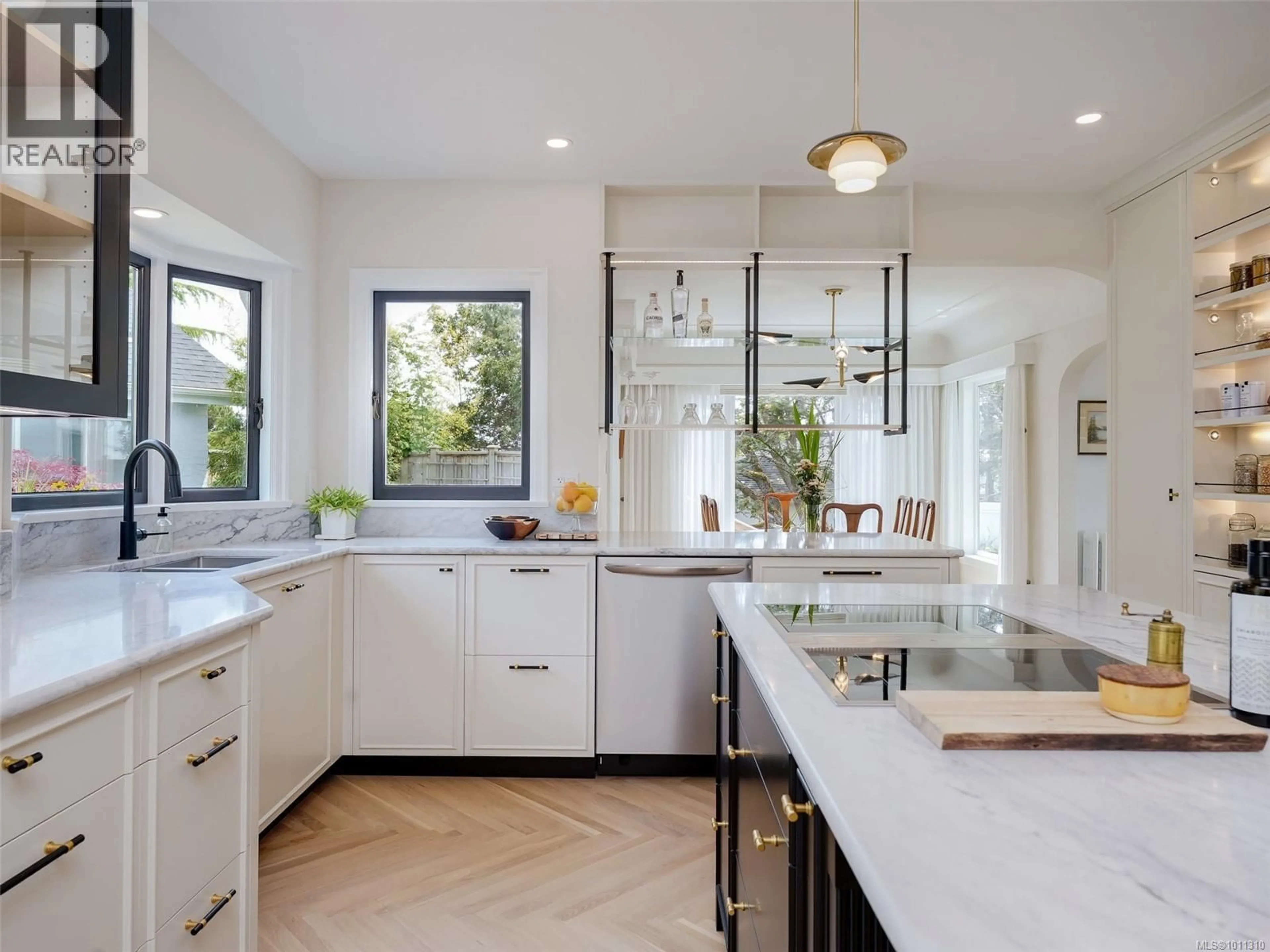 Contemporary kitchen, ceramic/tile floor for 100 KING GEORGE TERRACE, Oak Bay British Columbia V8S2J9