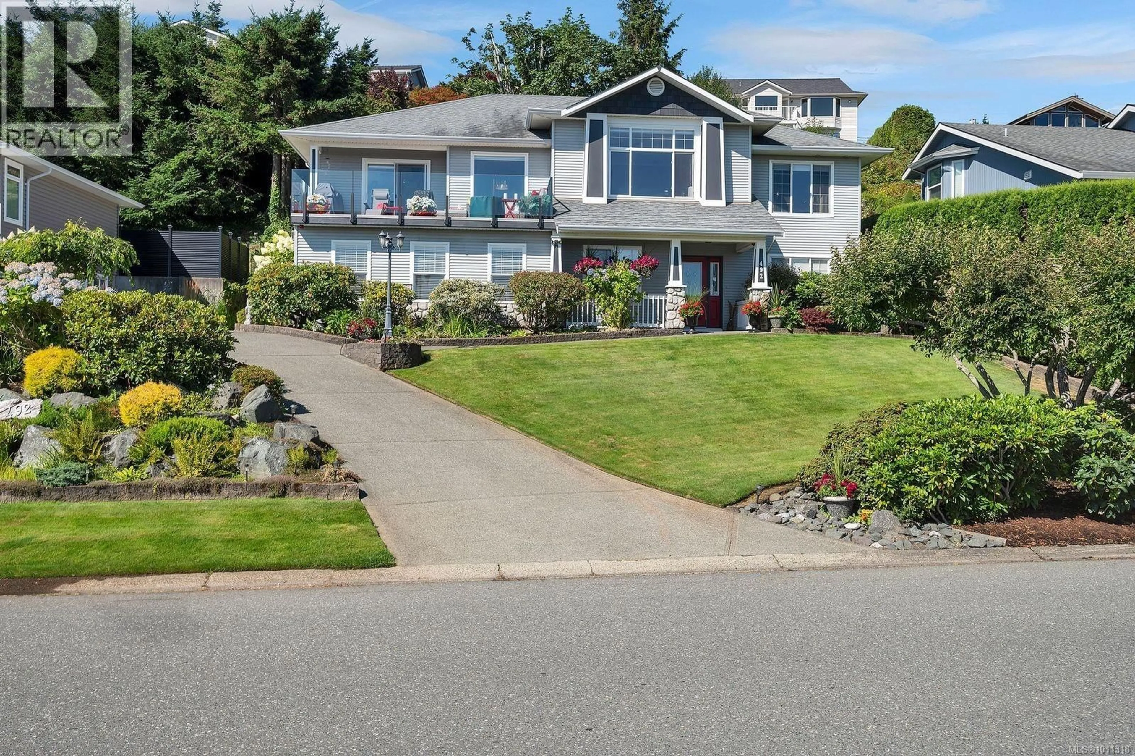 Home with vinyl exterior material, water/lake/river/ocean view for 492 ASH STREET, Campbell River British Columbia V9W7H5