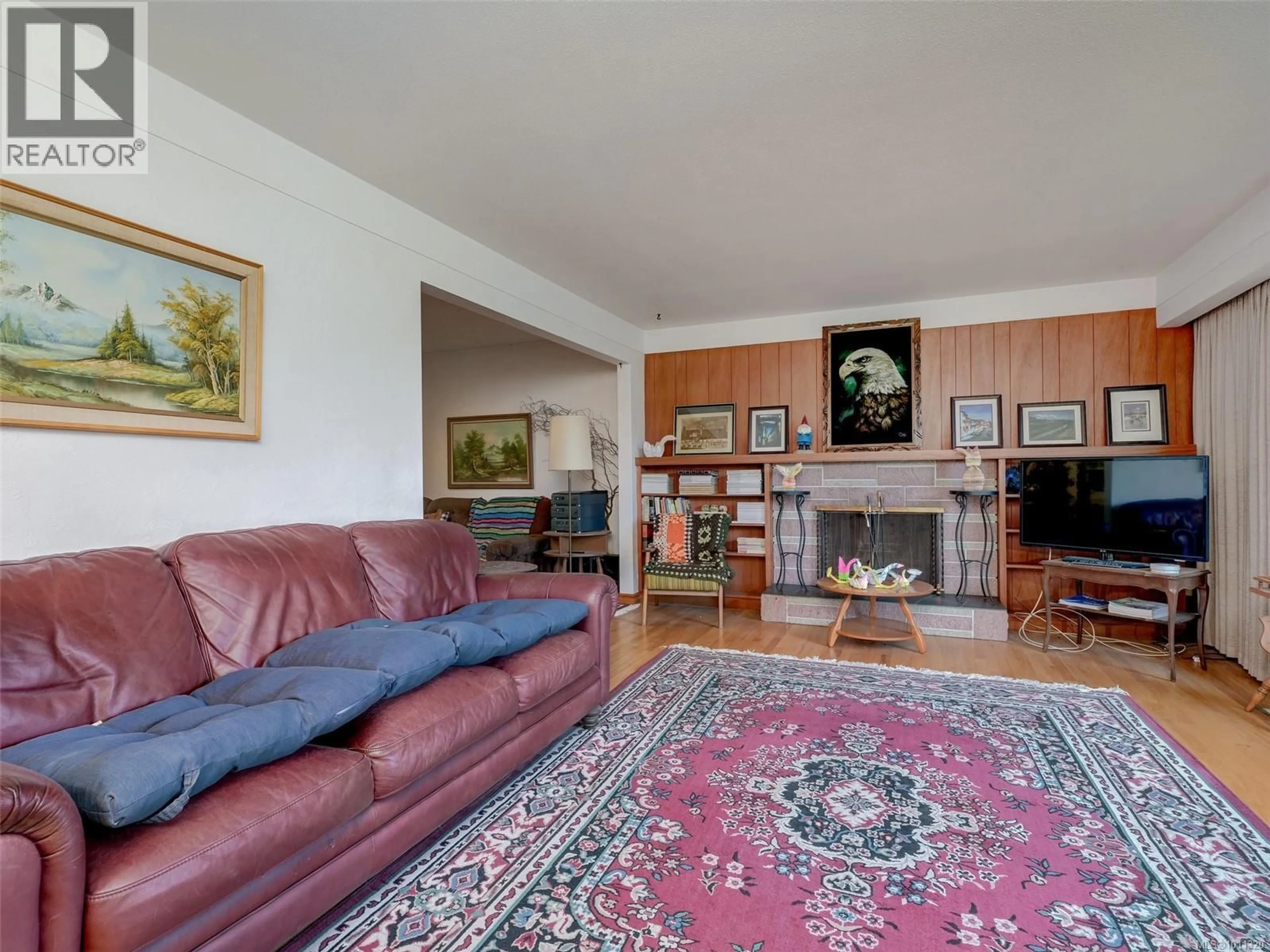 Living room with furniture, unknown for 1611 ELM STREET, Saanich British Columbia V8P2G6