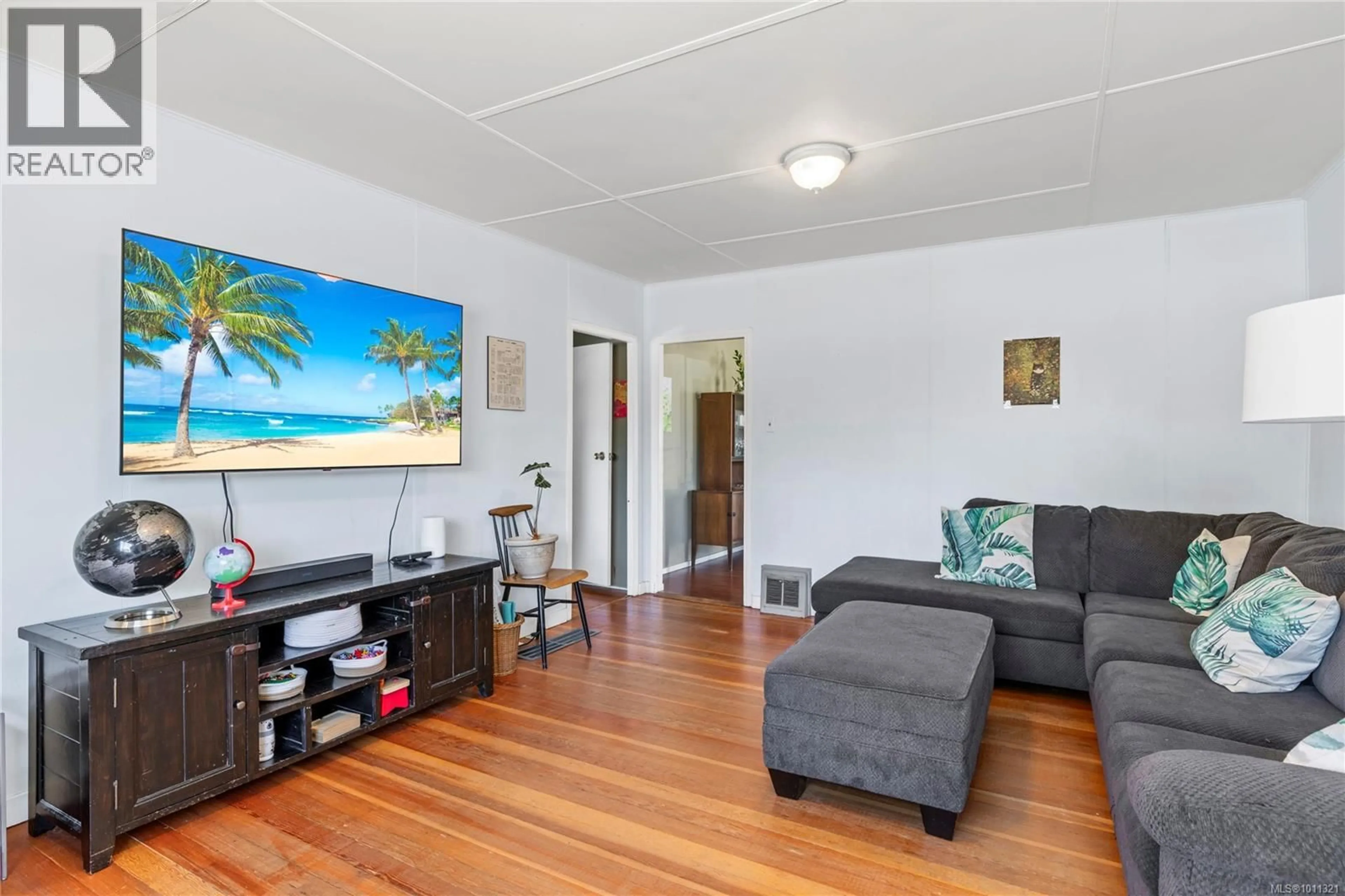 Living room with furniture, unknown for 340 5TH AVENUE, Ladysmith British Columbia V9G1A2