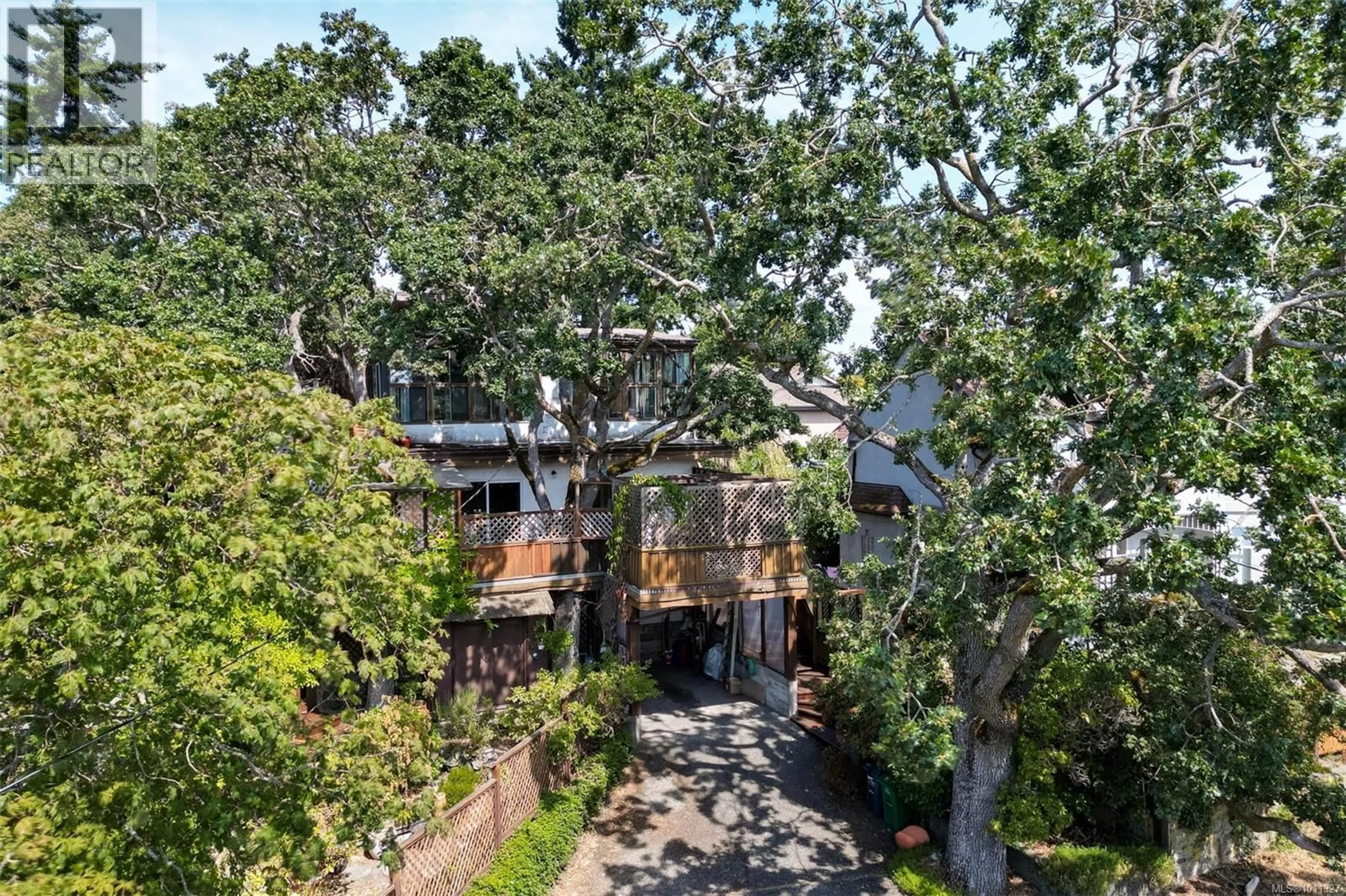 A pic from outside/outdoor area/front of a property/back of a property/a pic from drone, street for 1360 MERRITT STREET, Victoria British Columbia V8X2P6