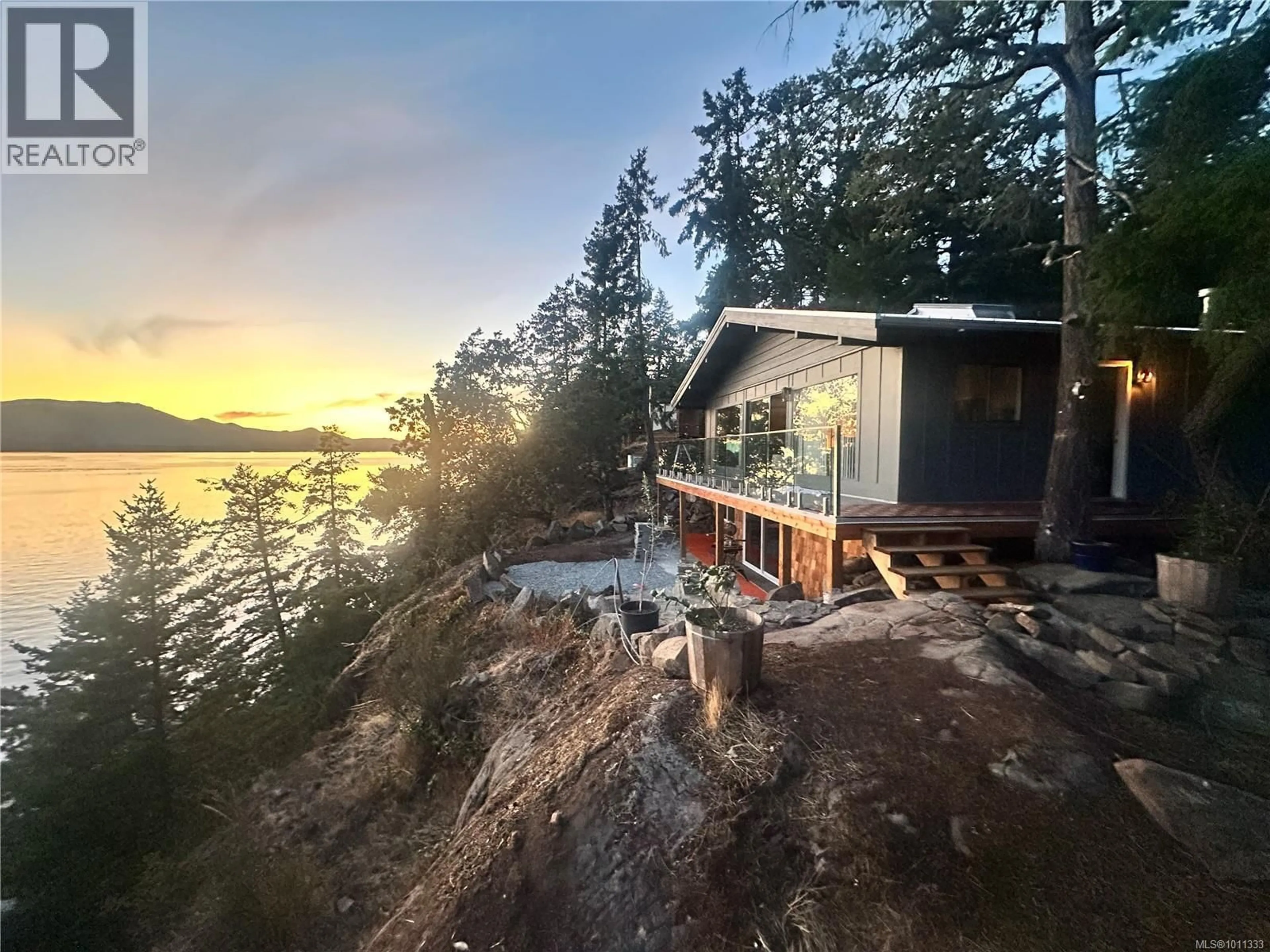 A pic from outside/outdoor area/front of a property/back of a property/a pic from drone, water/lake/river/ocean view for 285 MOUNTAIN PARK DRIVE, Salt Spring British Columbia V8K1G3