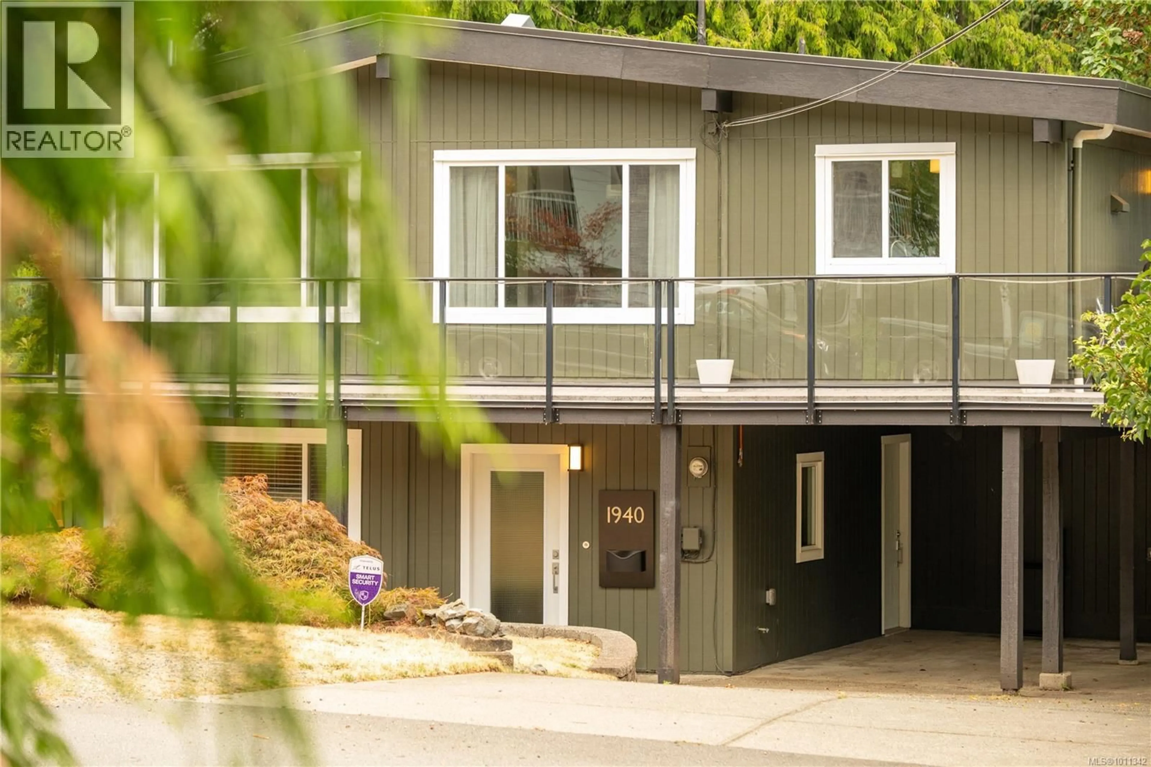 Home with vinyl exterior material, street for 1940 COAL TYEE TRAIL, Nanaimo British Columbia V9R6J3