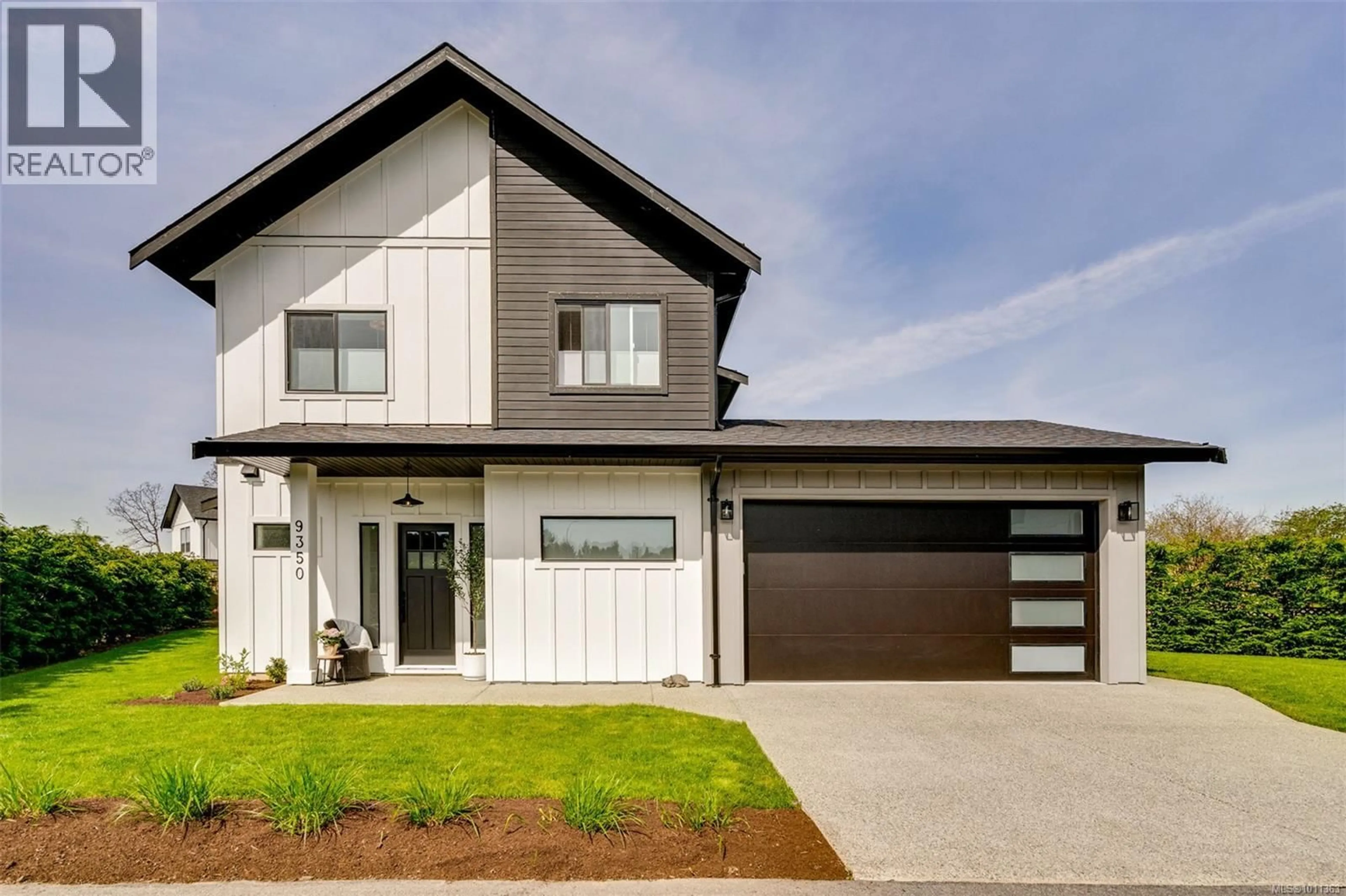 Home with vinyl exterior material, street for 9350 EAST SAANICH ROAD, North Saanich British Columbia V8L1H9
