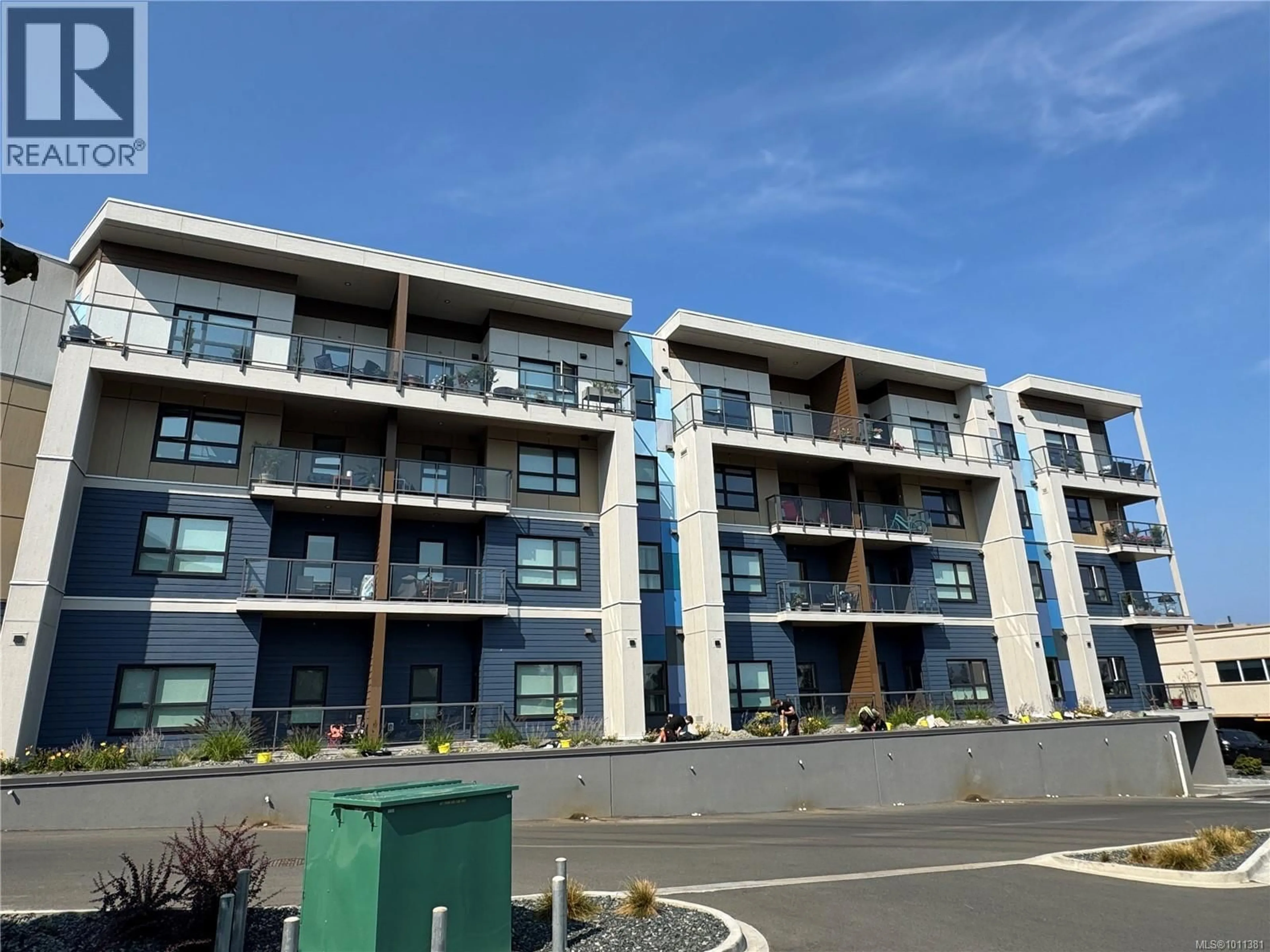 A pic from outside/outdoor area/front of a property/back of a property/a pic from drone, building for 106 - 164 ALBERNI HIGHWAY, Parksville British Columbia V9P0H8