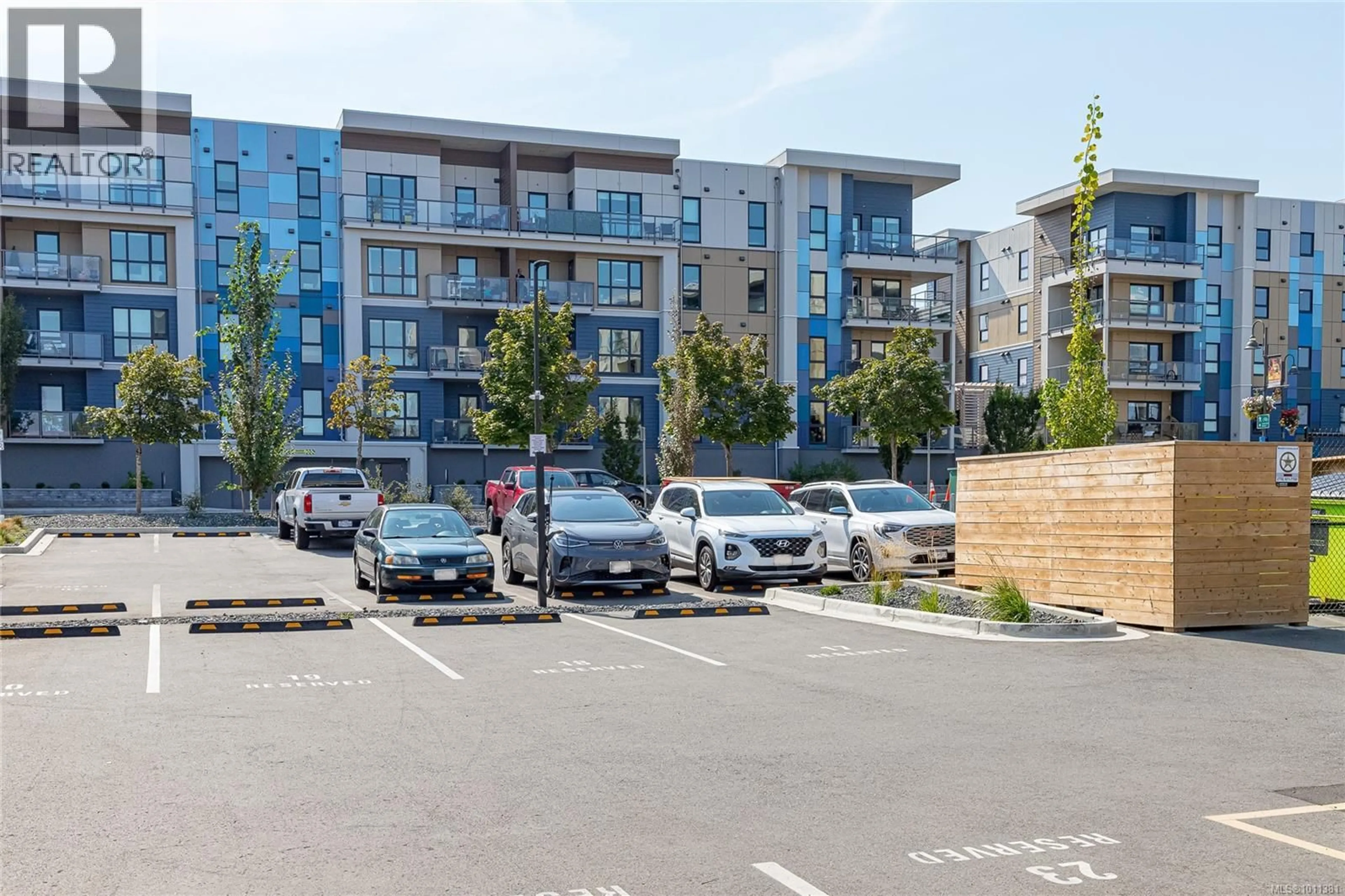 A pic from outside/outdoor area/front of a property/back of a property/a pic from drone, street for 106 - 164 ALBERNI HIGHWAY, Parksville British Columbia V9P0H8