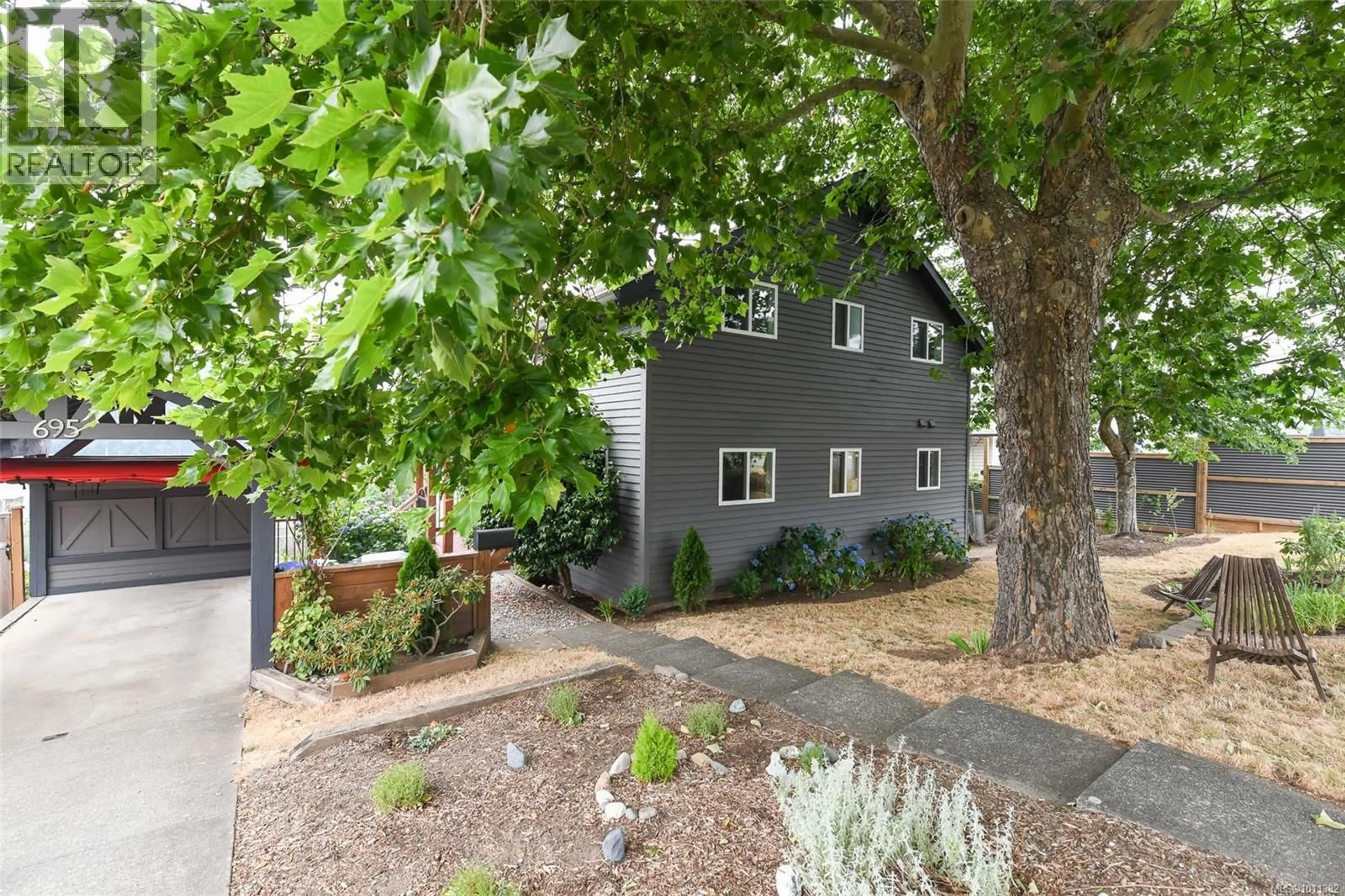 A pic from outside/outdoor area/front of a property/back of a property/a pic from drone, street for 695 ELLCEE PLACE, Courtenay British Columbia V9N7G3