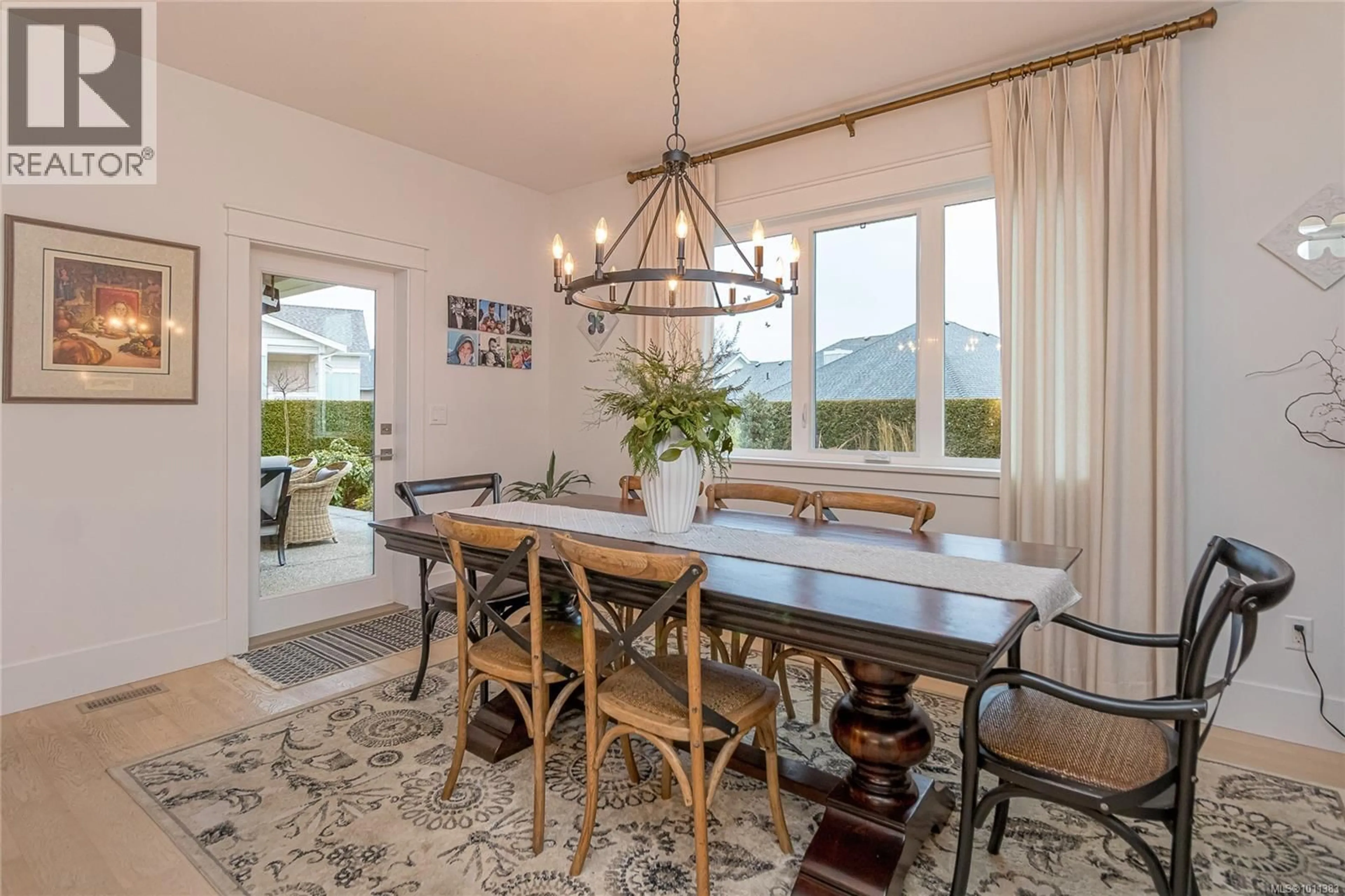 Dining room, unknown for 815 BLUFFS DRIVE, Qualicum Beach British Columbia V9K0A2