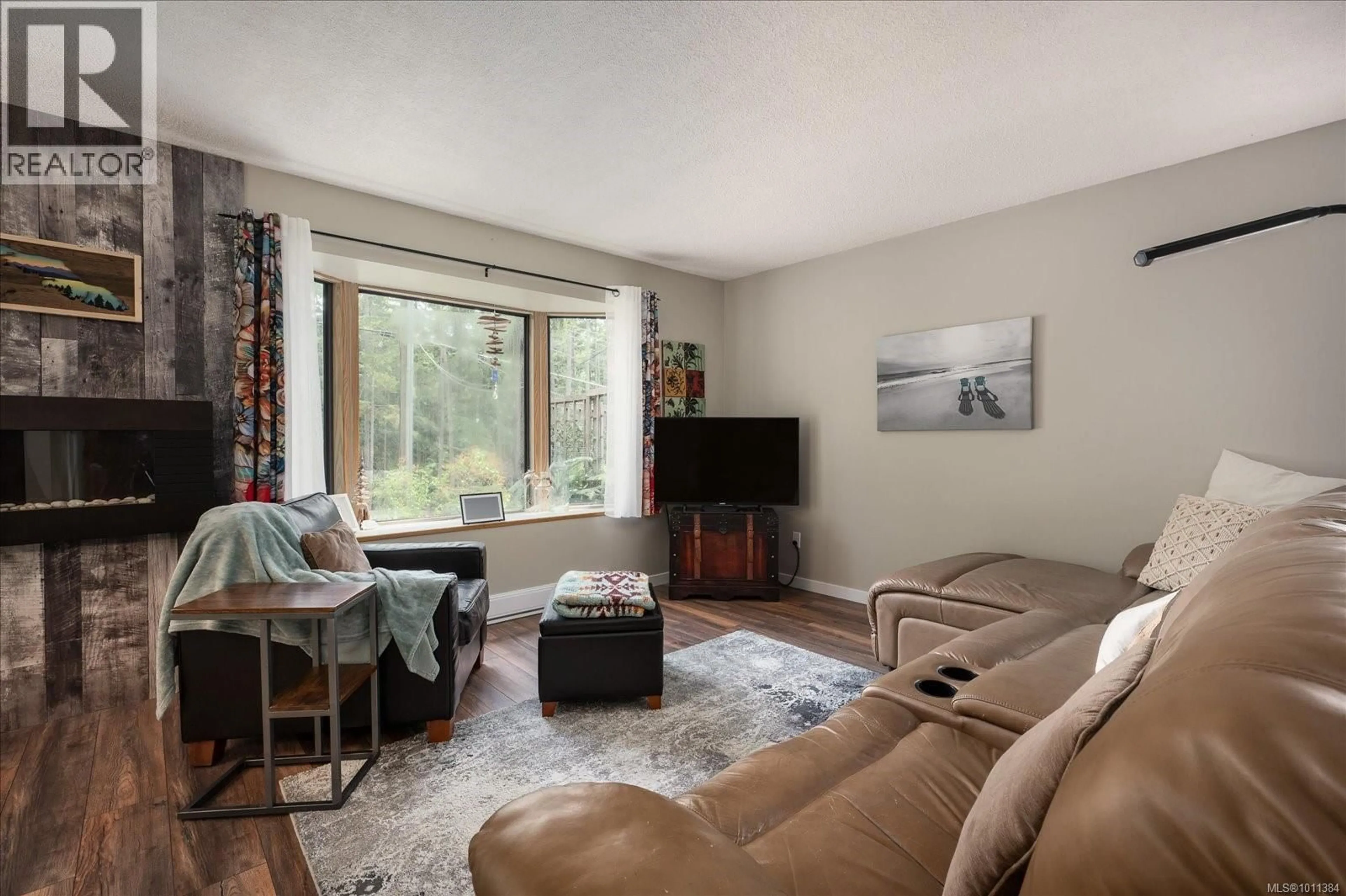 Living room with furniture, unknown for 6064 NELSON ROAD, Nanaimo British Columbia V9T5N8