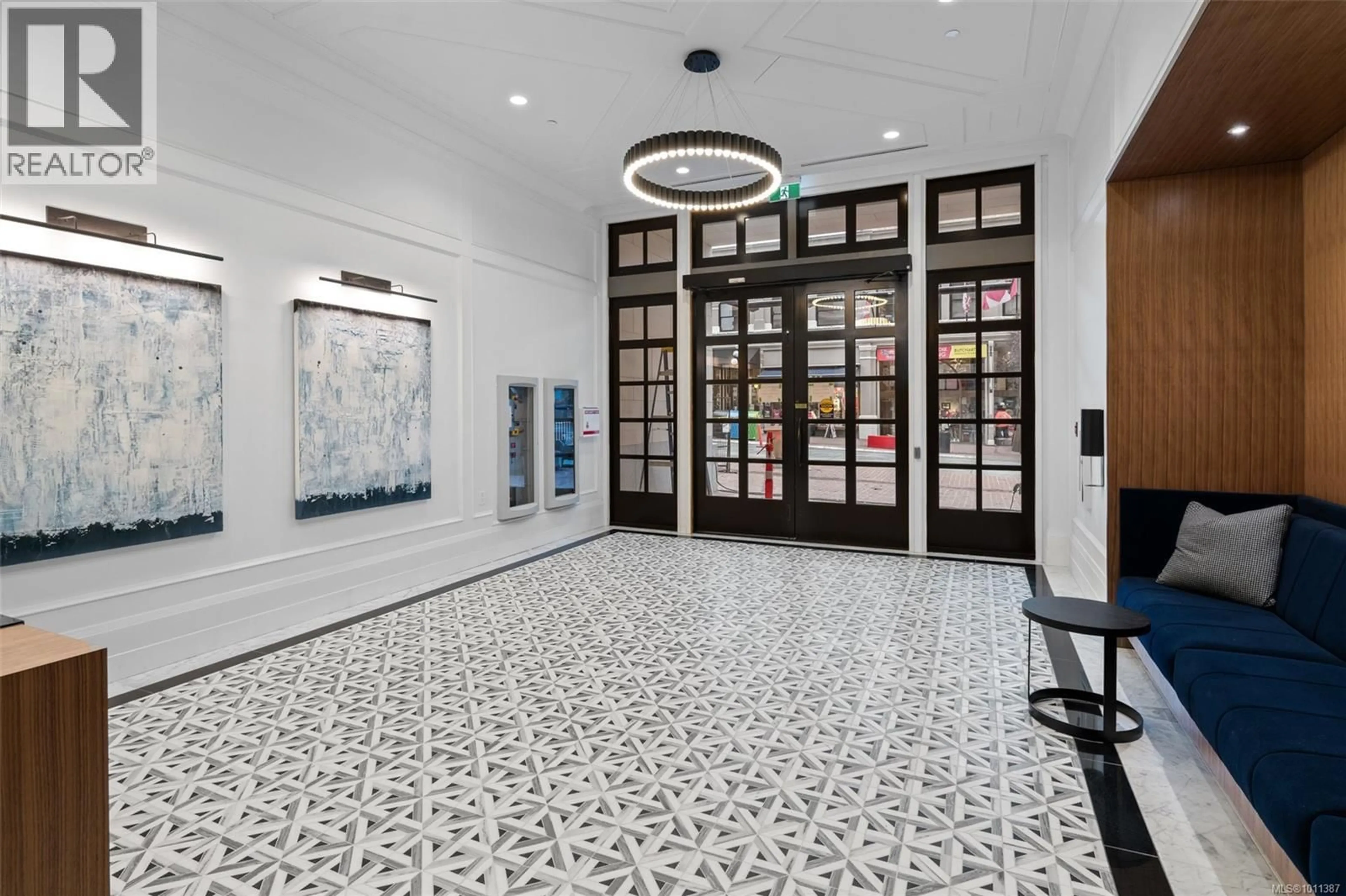 Indoor foyer for 503 - 888 GOVERNMENT STREET, Victoria British Columbia V8W0G5