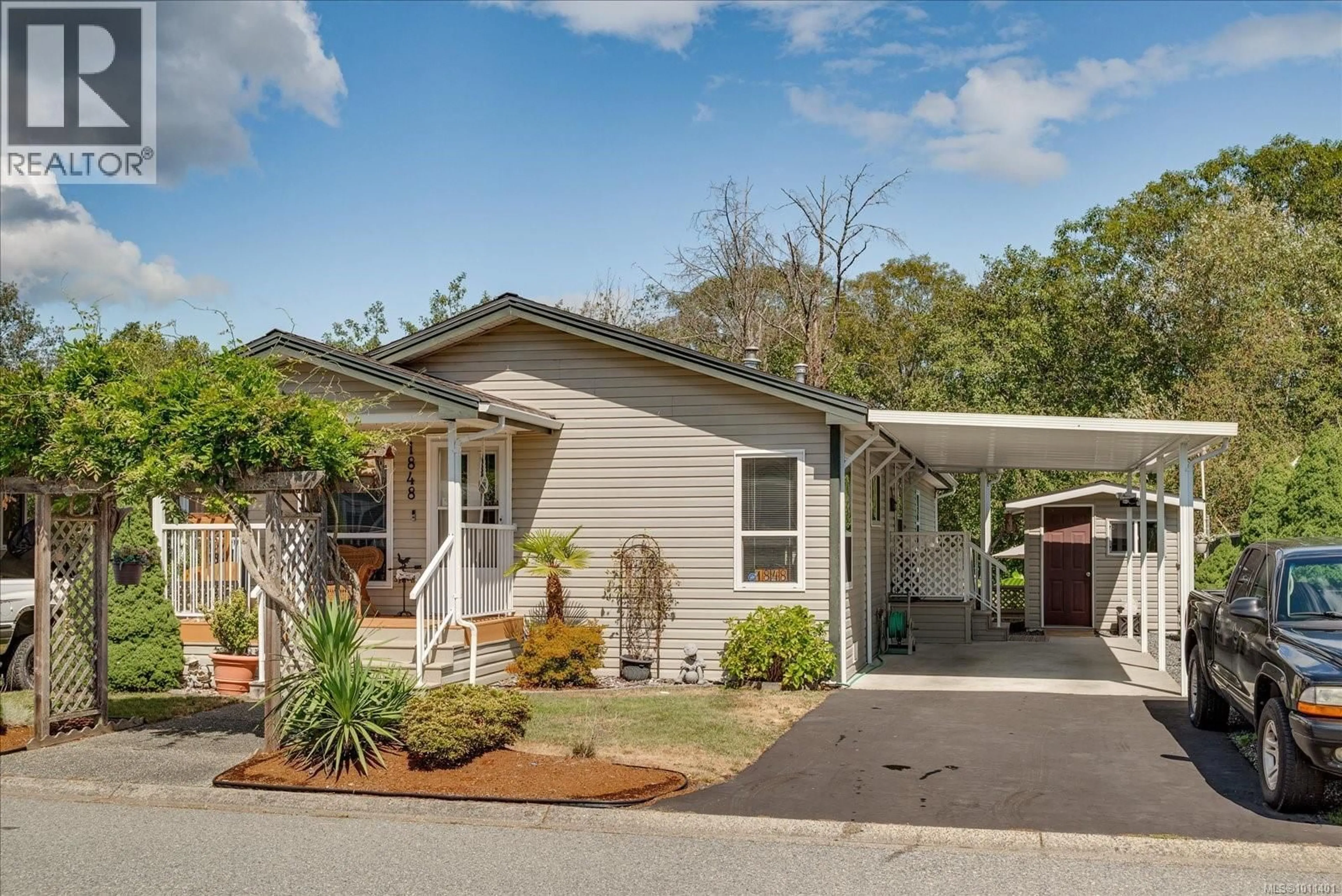 Home with vinyl exterior material, street for 1848 VALLEY OAK DRIVE, Nanaimo British Columbia V9R6N1