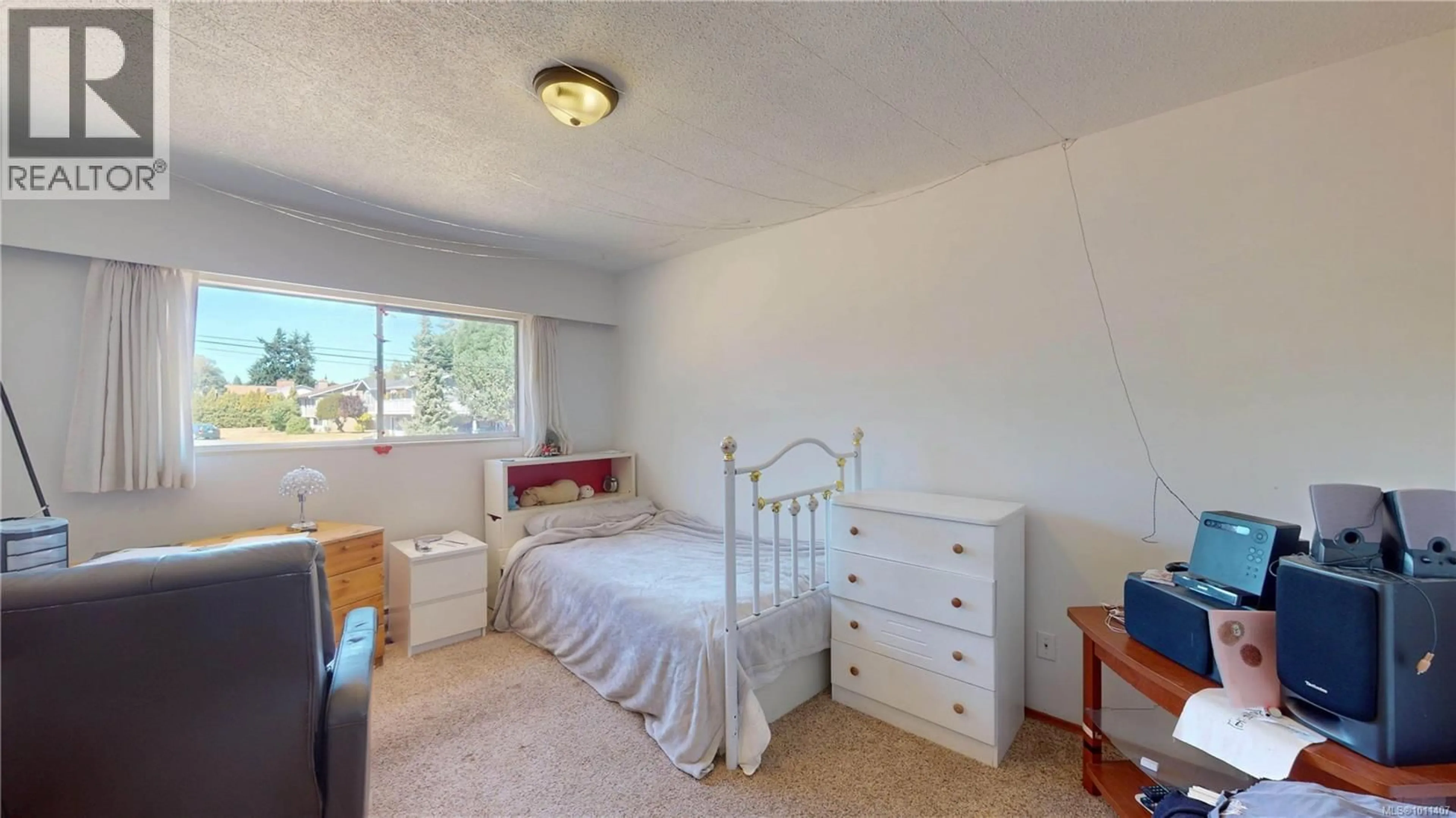 A pic of a room for 1827 FELTHAM ROAD, Saanich British Columbia V8N2A4