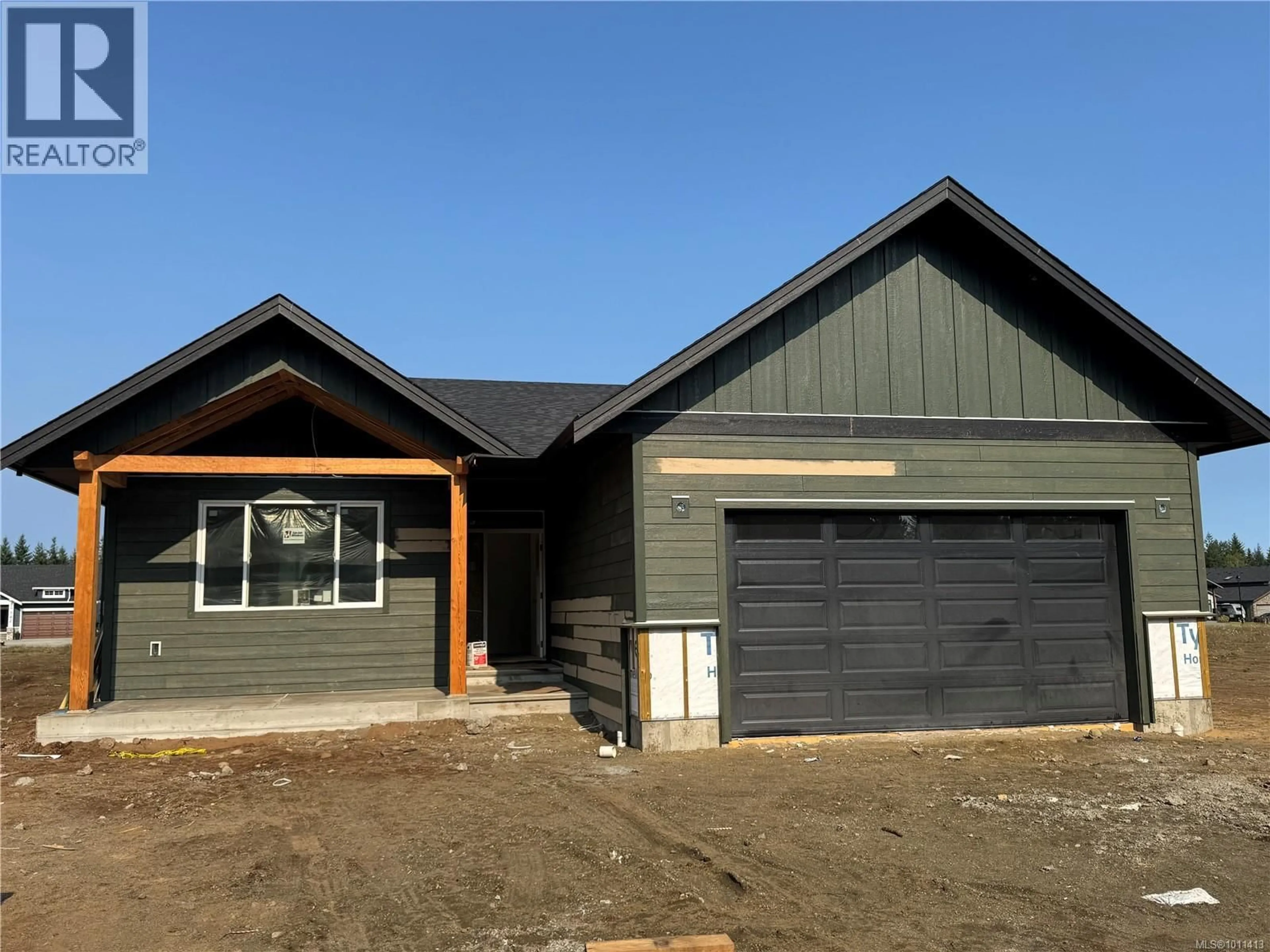 Home with vinyl exterior material, street for 742 SALMONBERRY STREET, Campbell River British Columbia V9H0G1