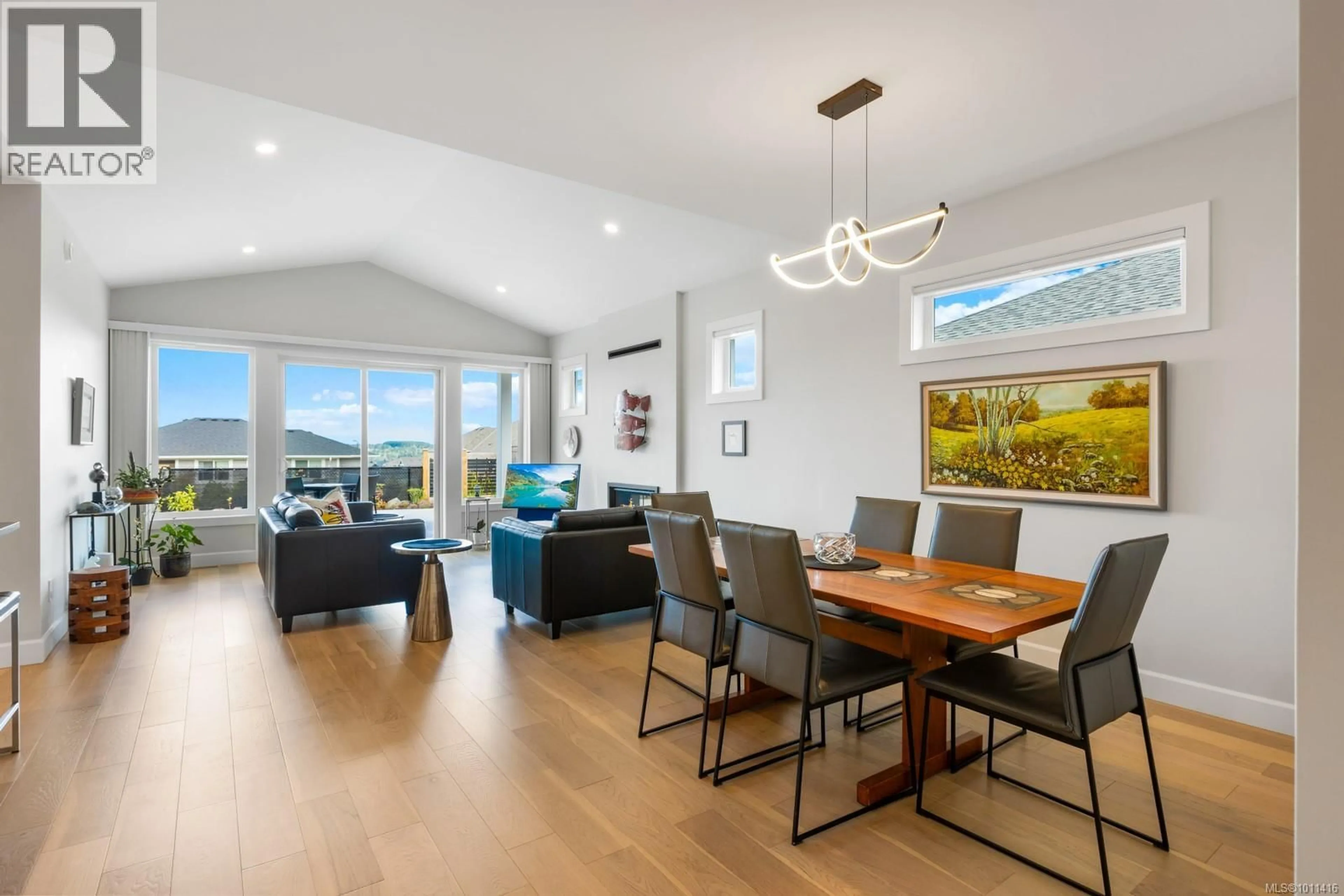 Dining room, wood/laminate floor for 3329 EAGLEVIEW CRESCENT, Courtenay British Columbia V9N0B6