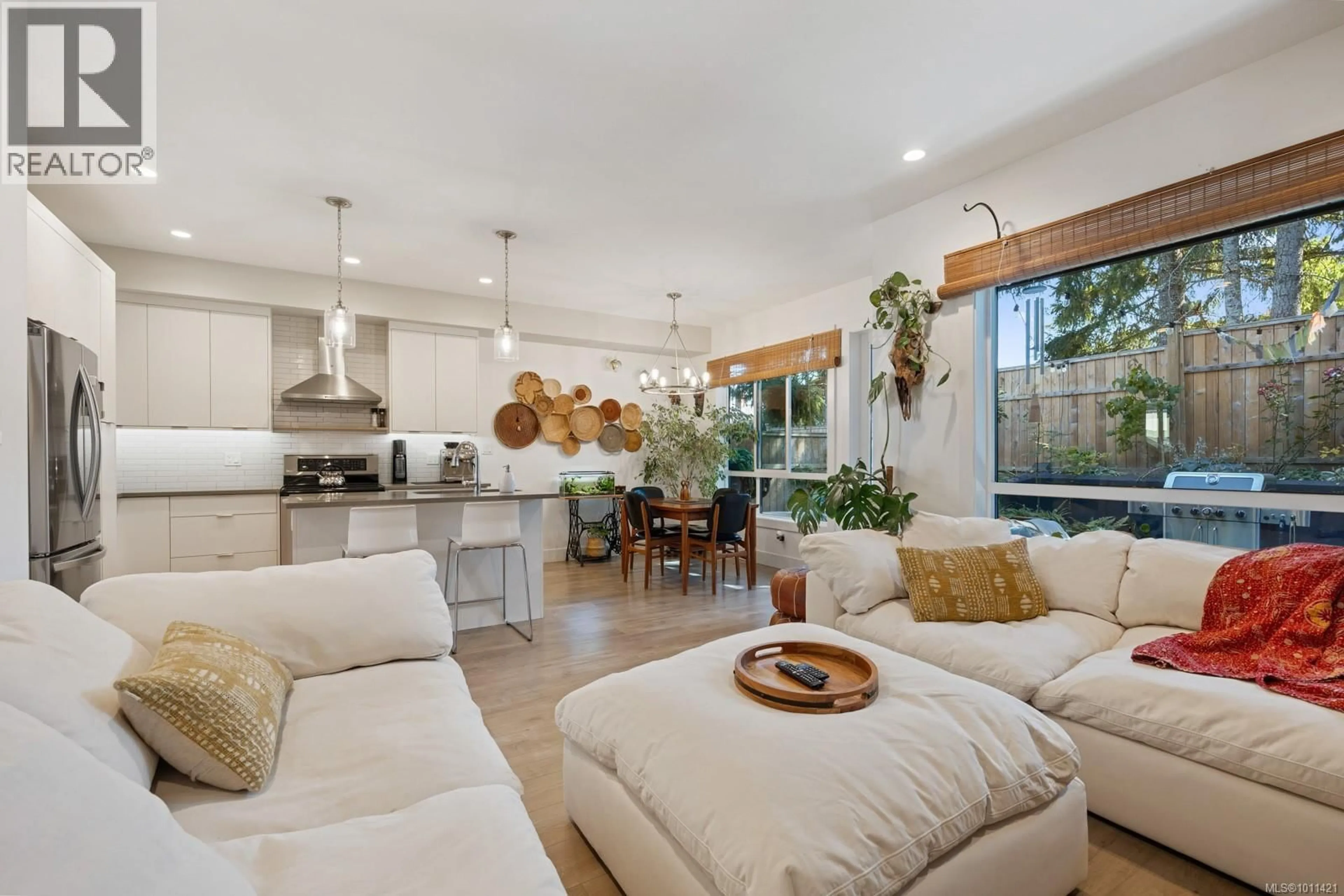 Open concept kitchen, ceramic/tile floor for 41 - 2607 KENDAL AVENUE, Cumberland British Columbia V0R1S0