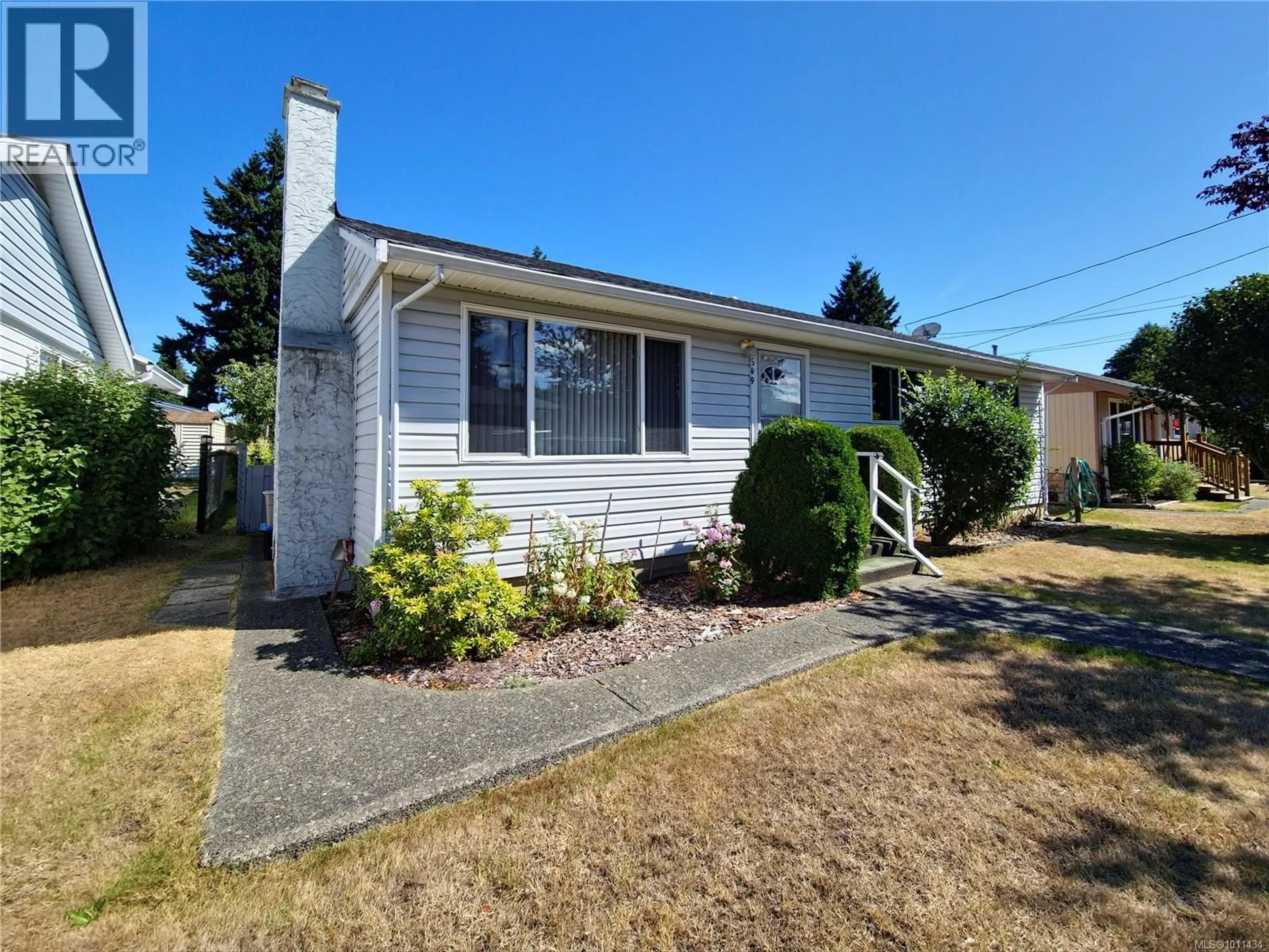 Home with vinyl exterior material, street for 549 COLWYN STREET, Campbell River British Columbia V9W2W8
