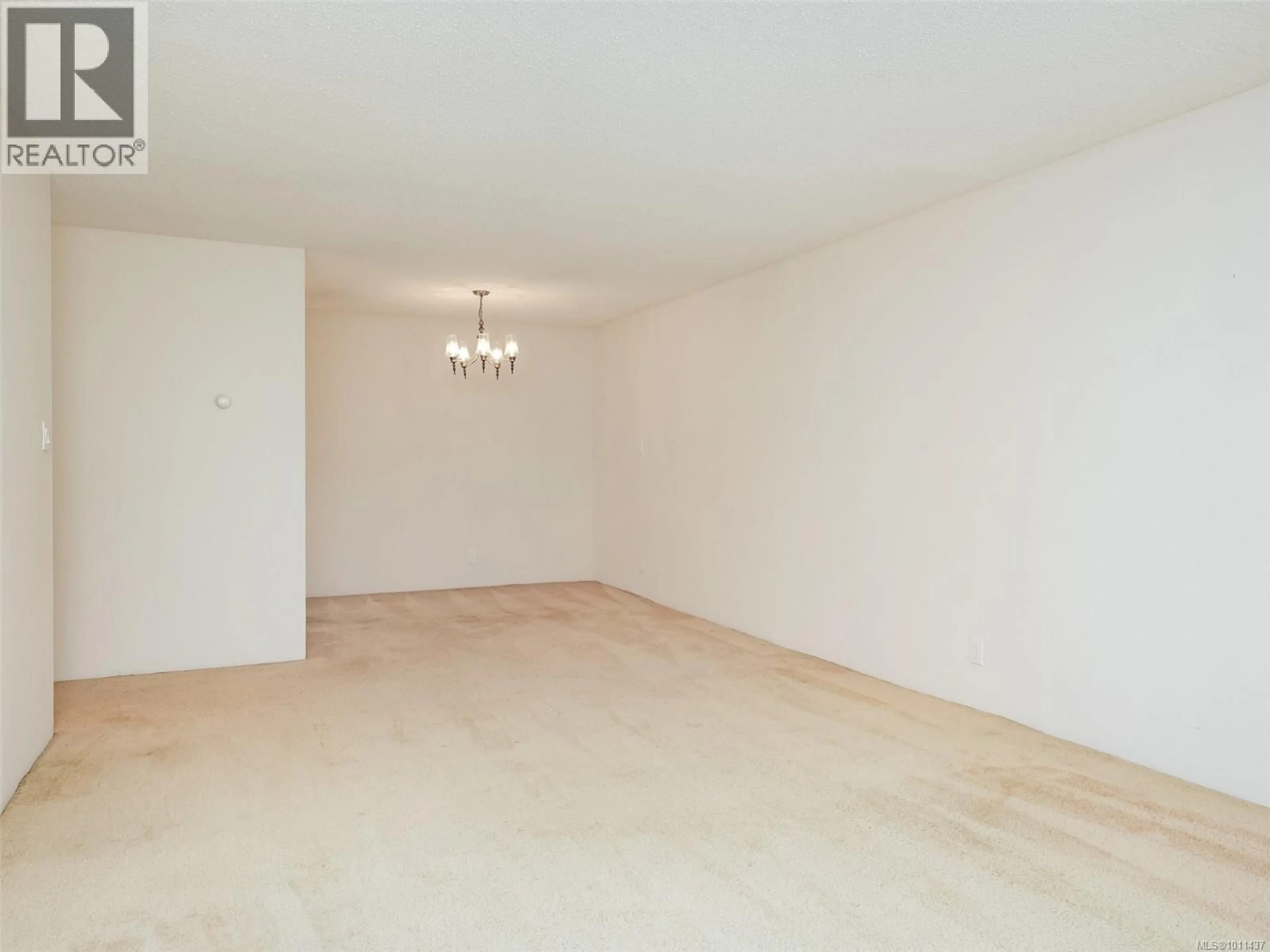 A pic of a room for 204 - 935 FAIRFIELD ROAD, Victoria British Columbia V8V3A3
