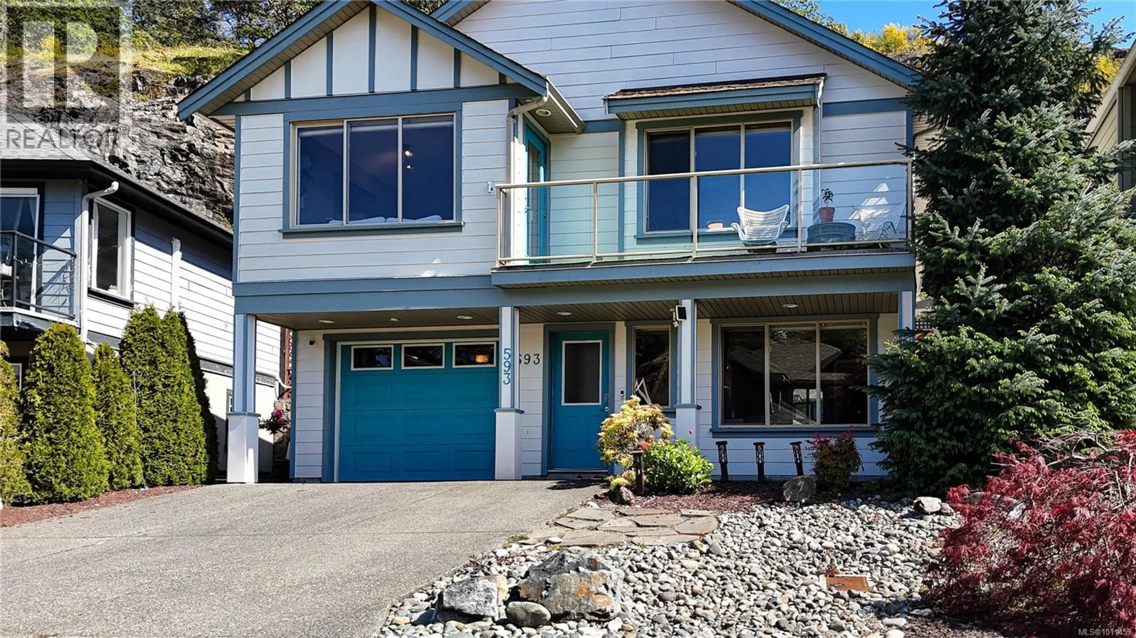 Home with vinyl exterior material, street for 593 KINGSVIEW RIDGE, Langford British Columbia V9B6T5