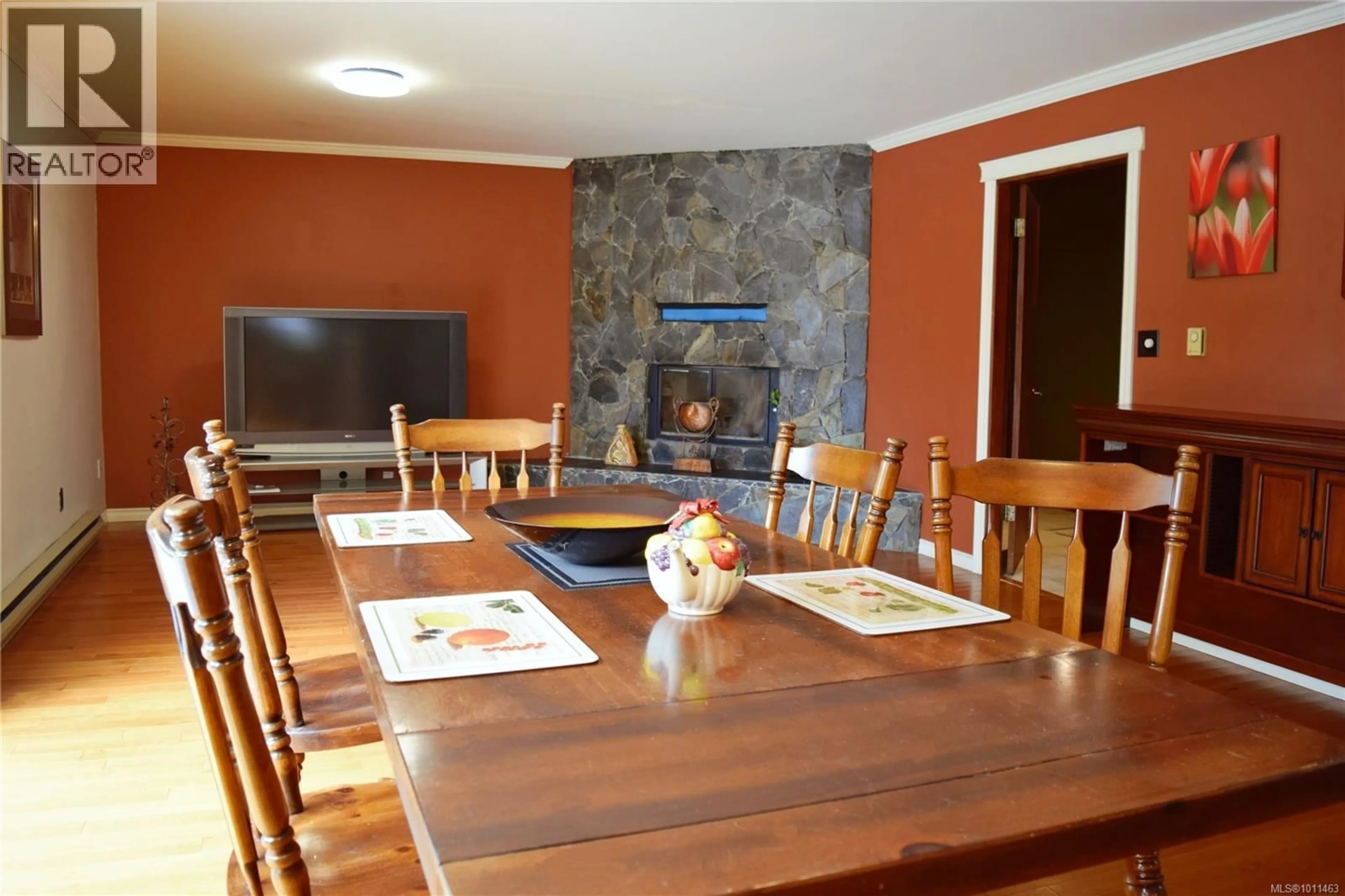 Dining room, unknown for 1568 ERIC ROAD, Saanich British Columbia V8N5Y4
