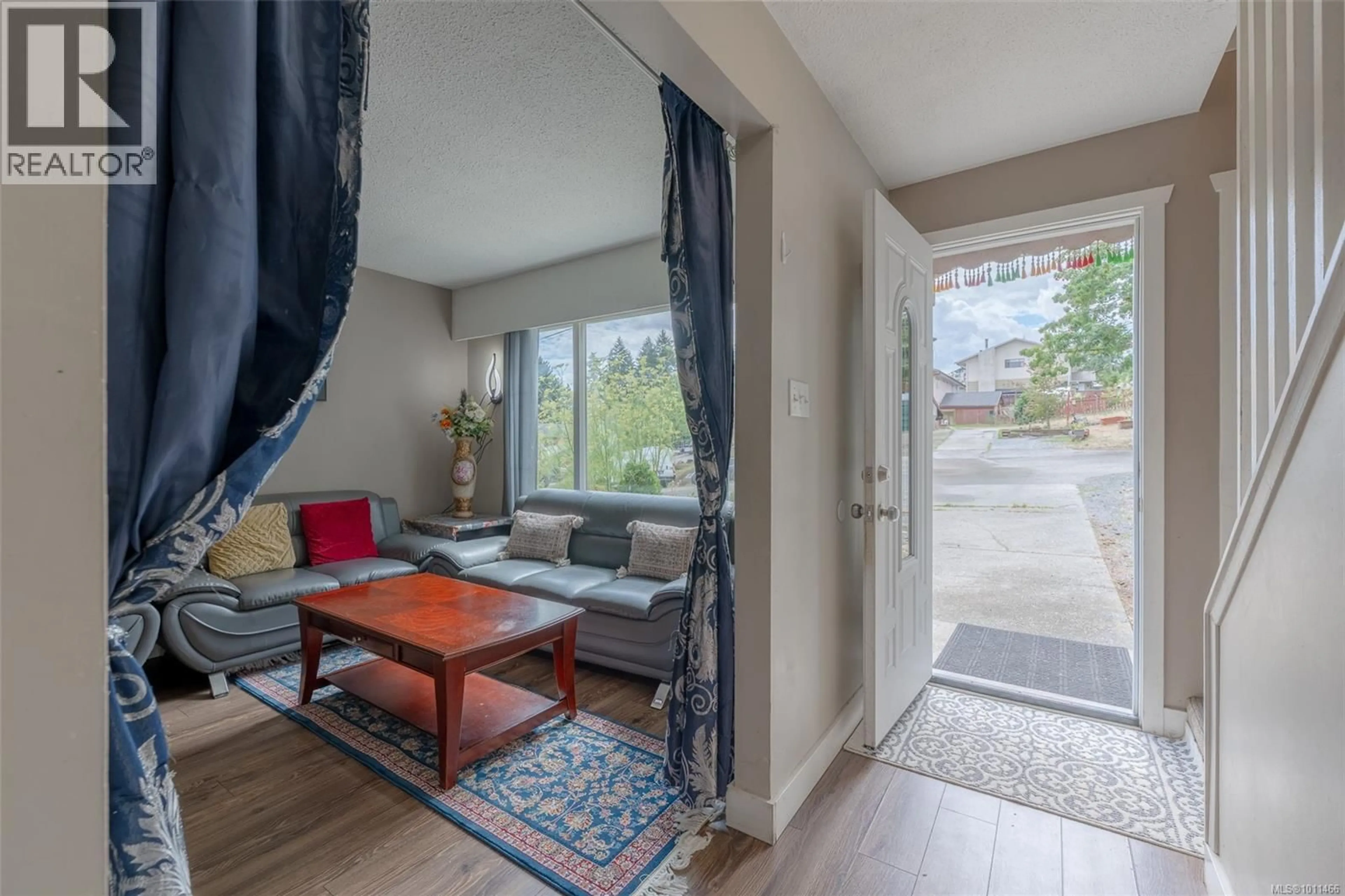 Unknown for 644 NOVA STREET, Nanaimo British Columbia V9R5S7