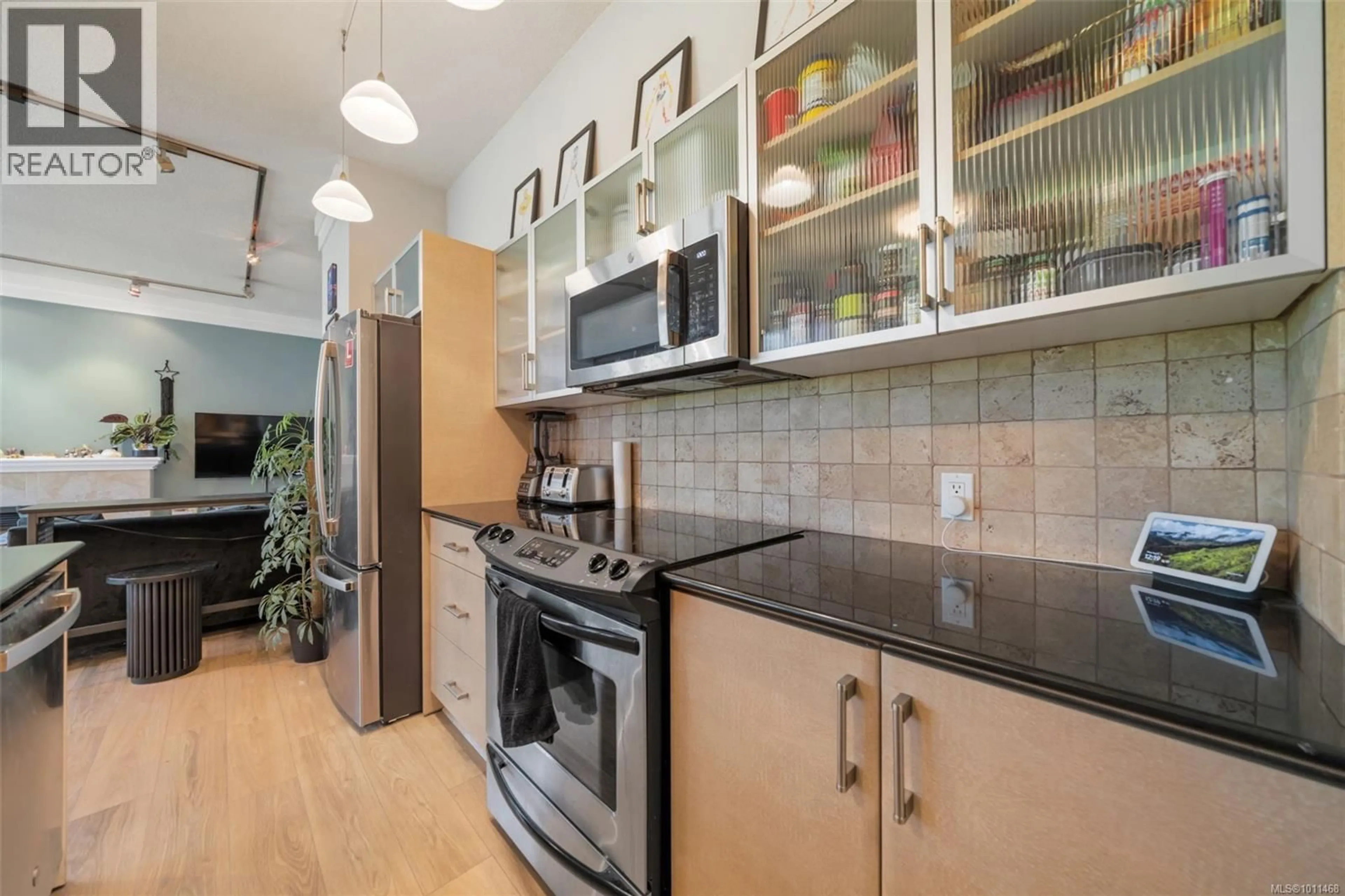 Standard kitchen, unknown for 210 - 845 YATES STREET, Victoria British Columbia V3W4A3