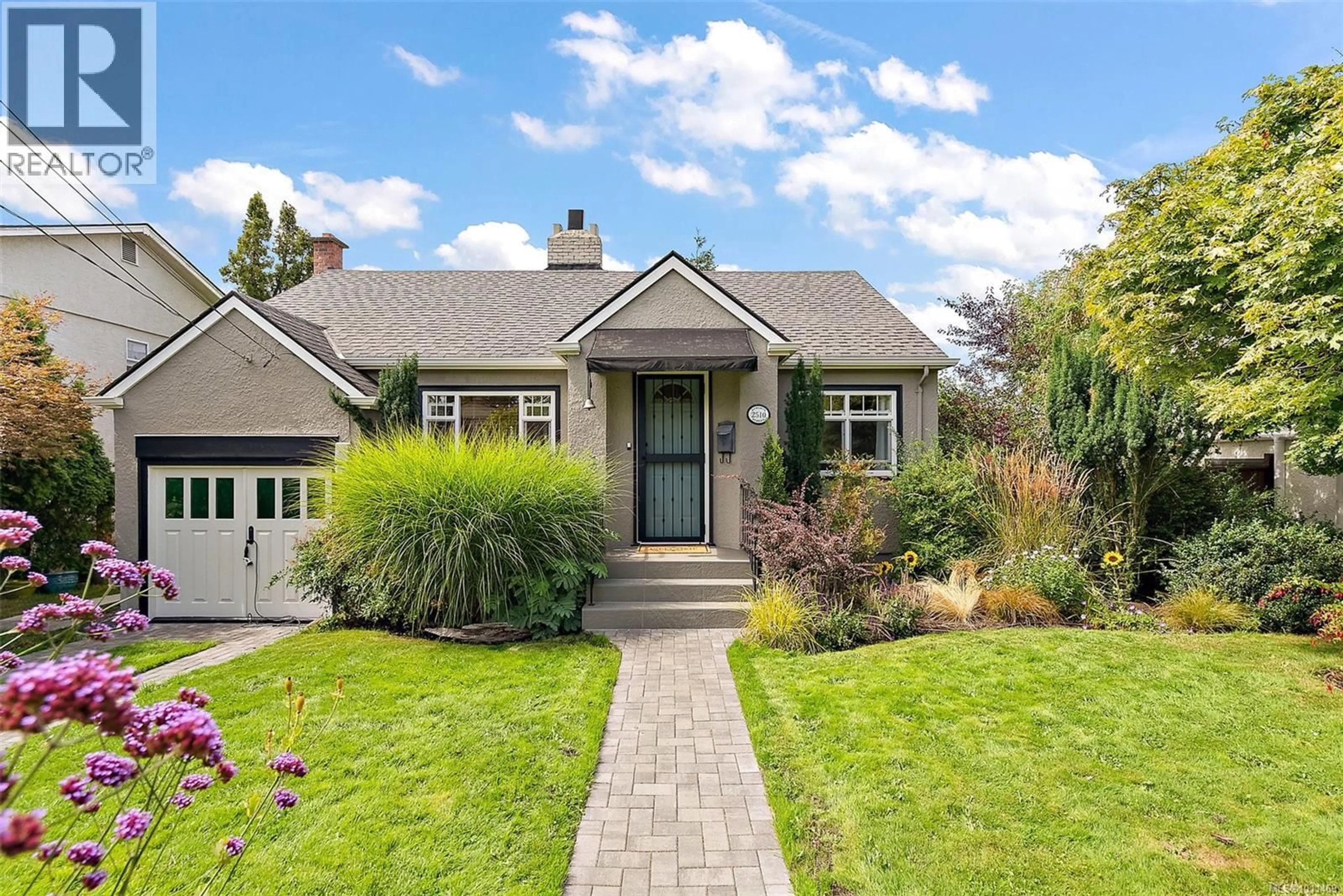 Home with brick exterior material, street for 2510 EPWORTH STREET, Oak Bay British Columbia V8R5L1