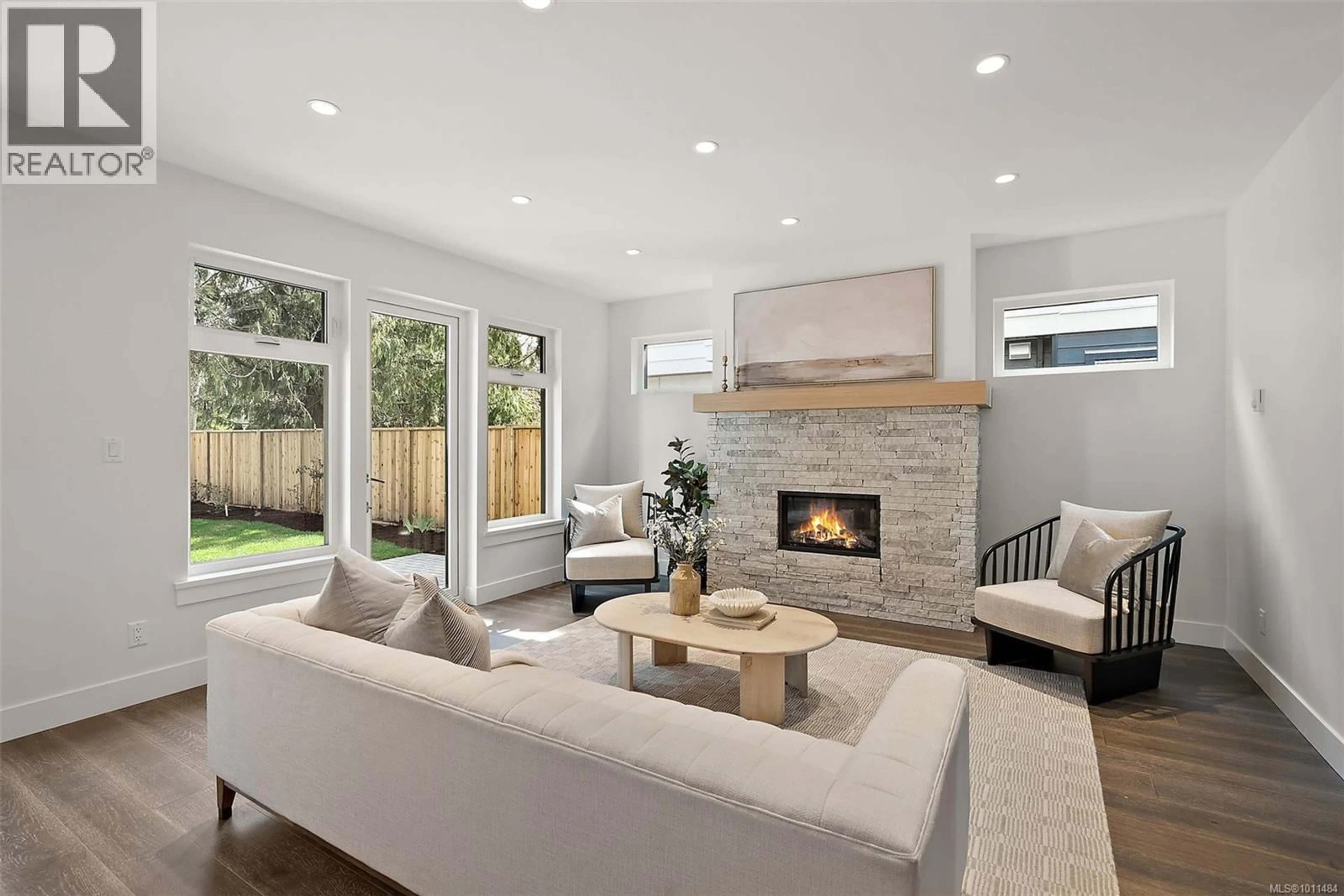 Living room with furniture, unknown for 9369 WEBSTER PLACE, Sidney British Columbia V8L2R9