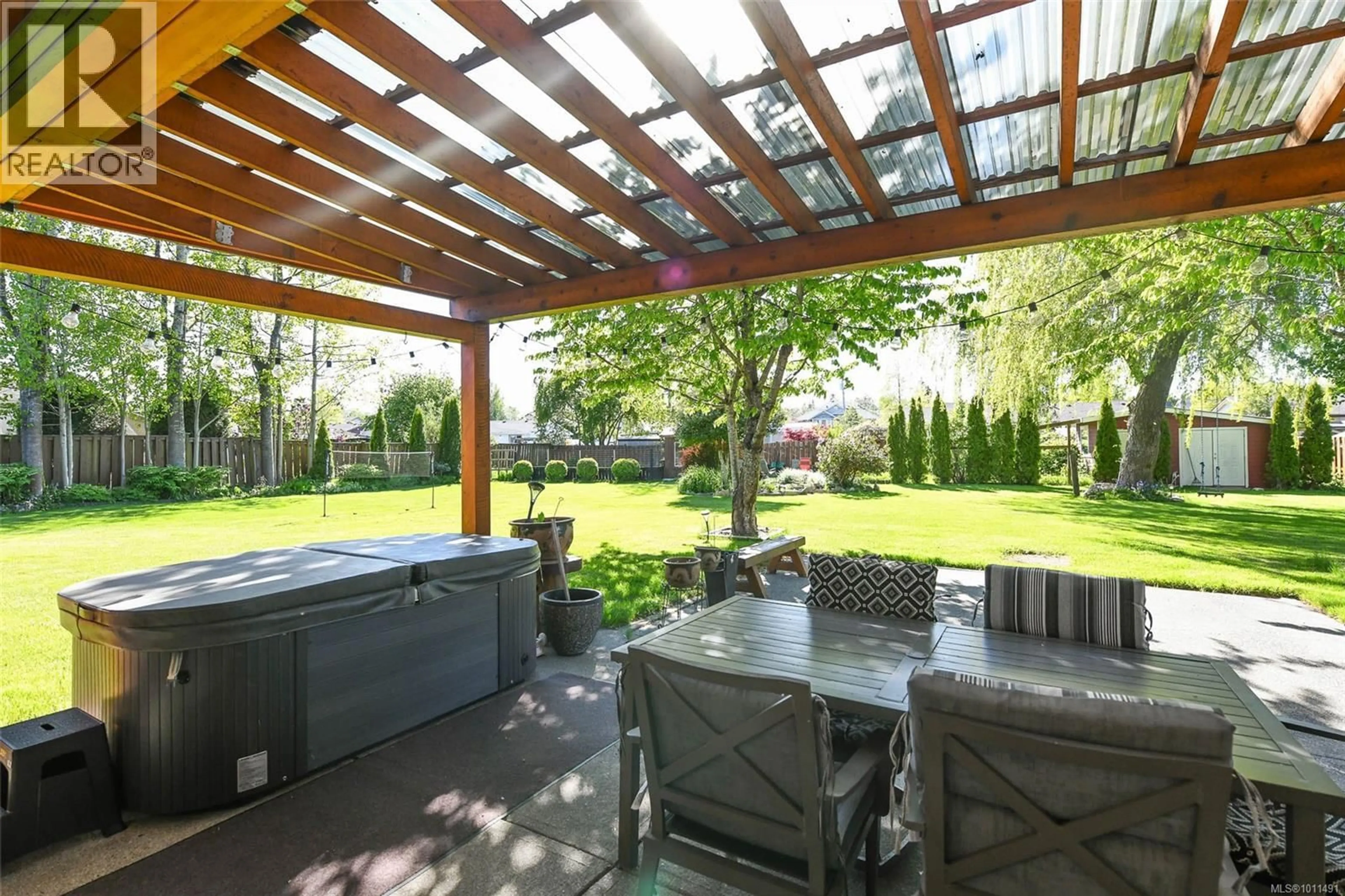 Patio, street for 342 ANNE ROAD, Campbell River British Columbia V9W5L4