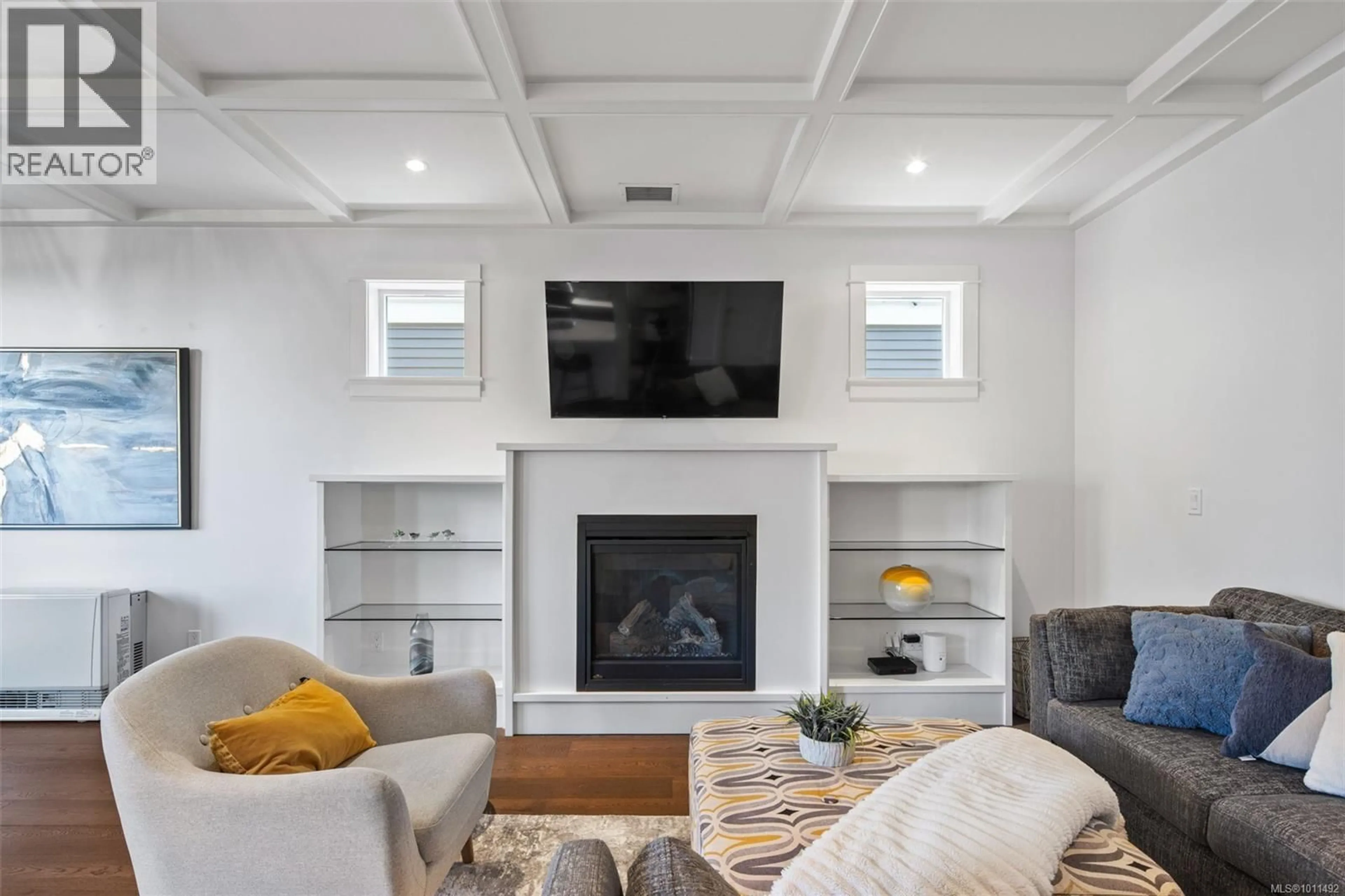 Living room with furniture, unknown for 1314 PEMBROKE STREET, Victoria British Columbia V8R1V3