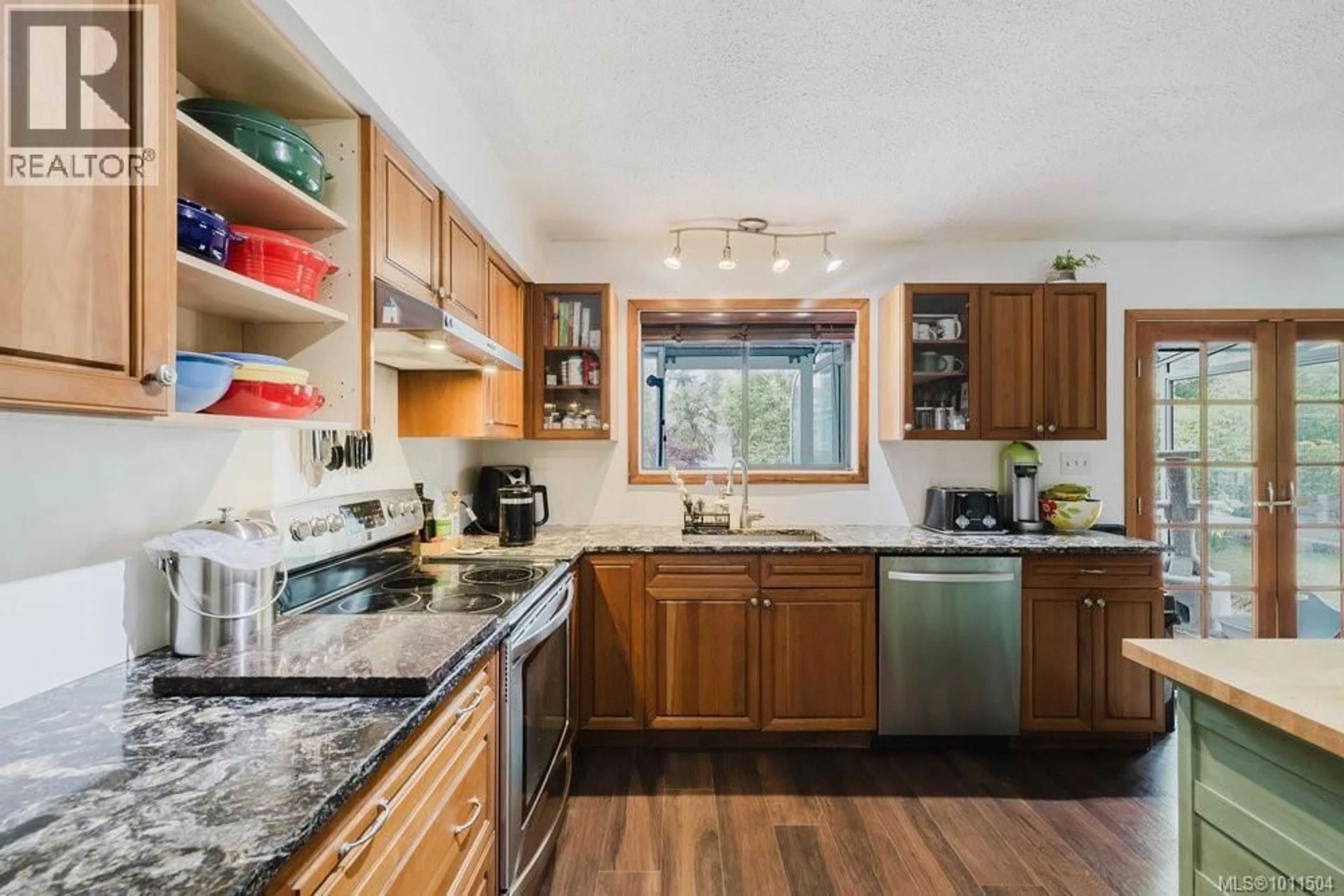 Open concept kitchen, unknown for 1616 AGNEW AVENUE, Saanich British Columbia V8N5M6
