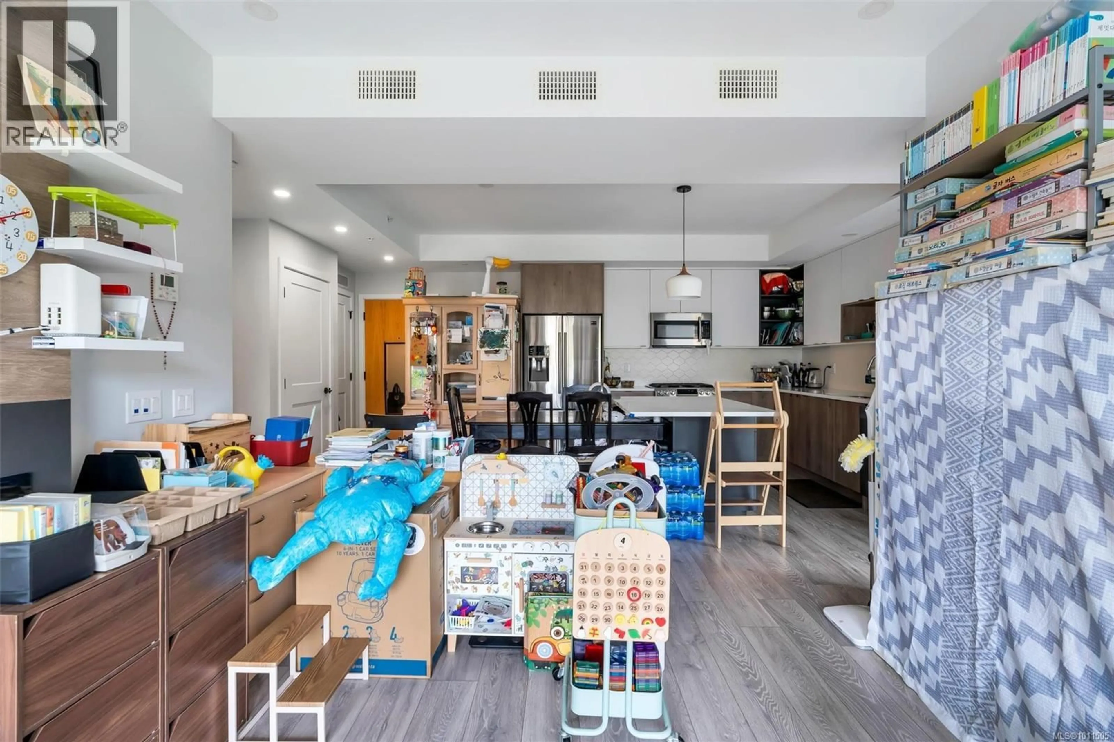 Open concept kitchen, unknown for 301 - 950 WHIRLAWAY CRESCENT, Langford British Columbia V9B0Y3
