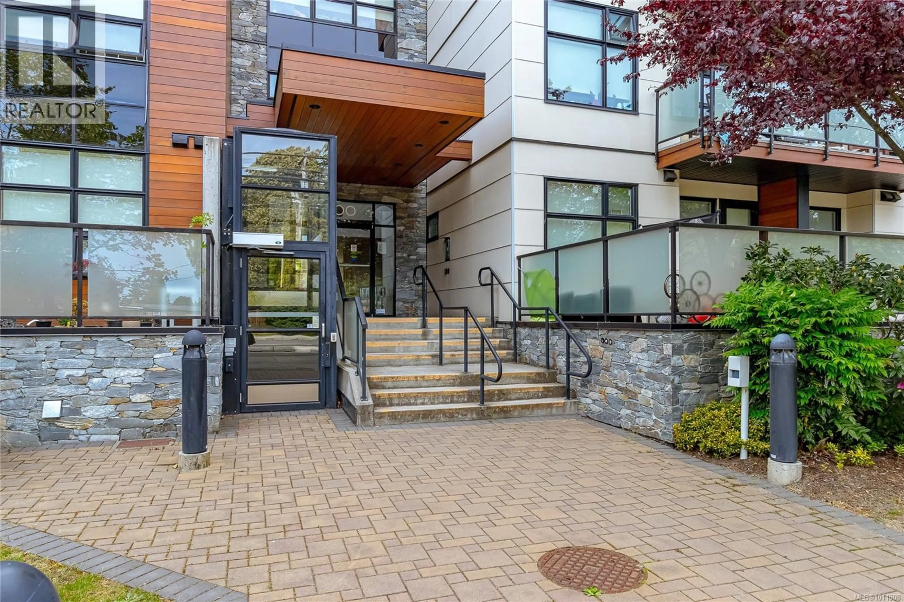Unknown for 102 - 4000 SHELBOURNE STREET, Saanich British Columbia V8N3E4