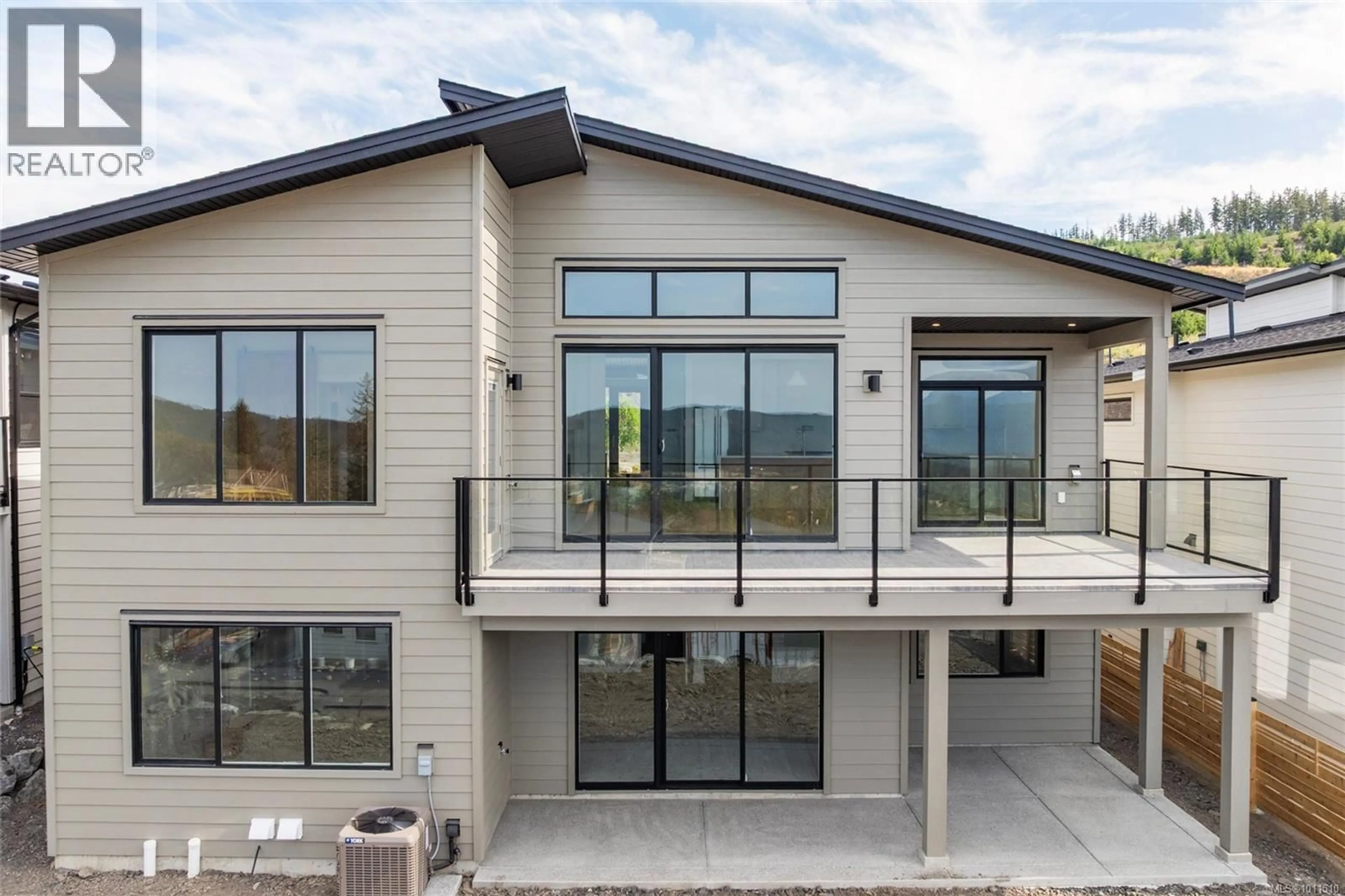 Home with vinyl exterior material, mountain view for 3167 WOODRUSH DRIVE, Duncan British Columbia V9L0H5