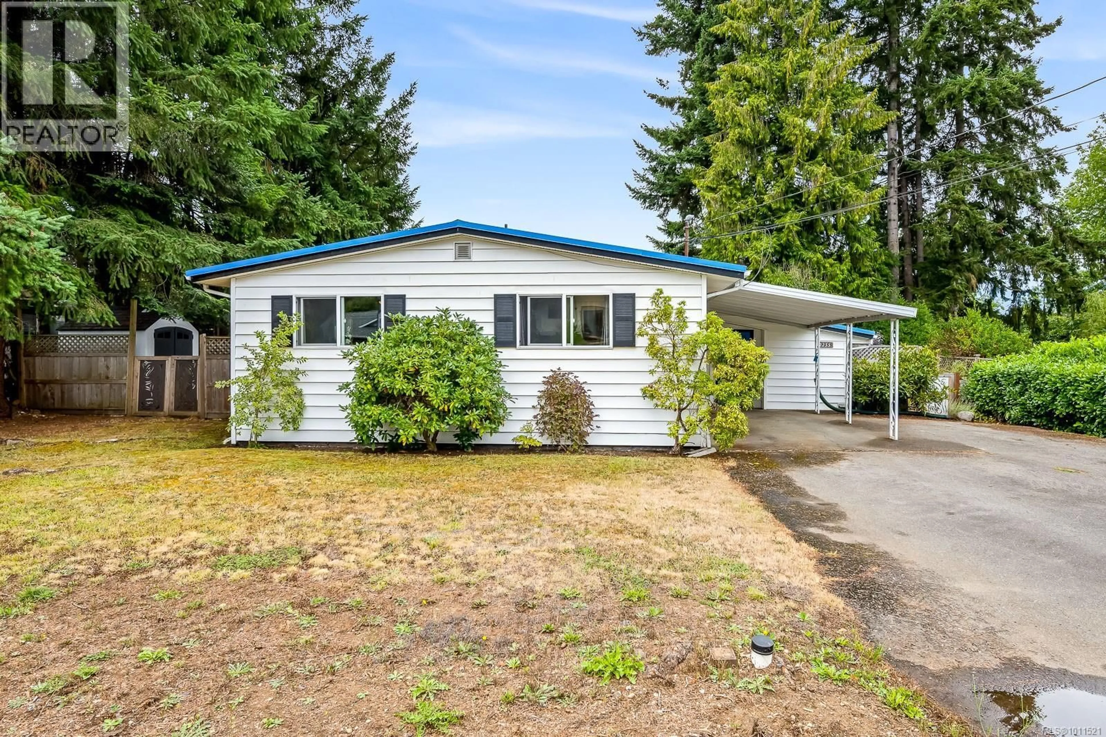 Home with vinyl exterior material, street for 2255 PIERCY AVENUE, Courtenay British Columbia V9N3G7