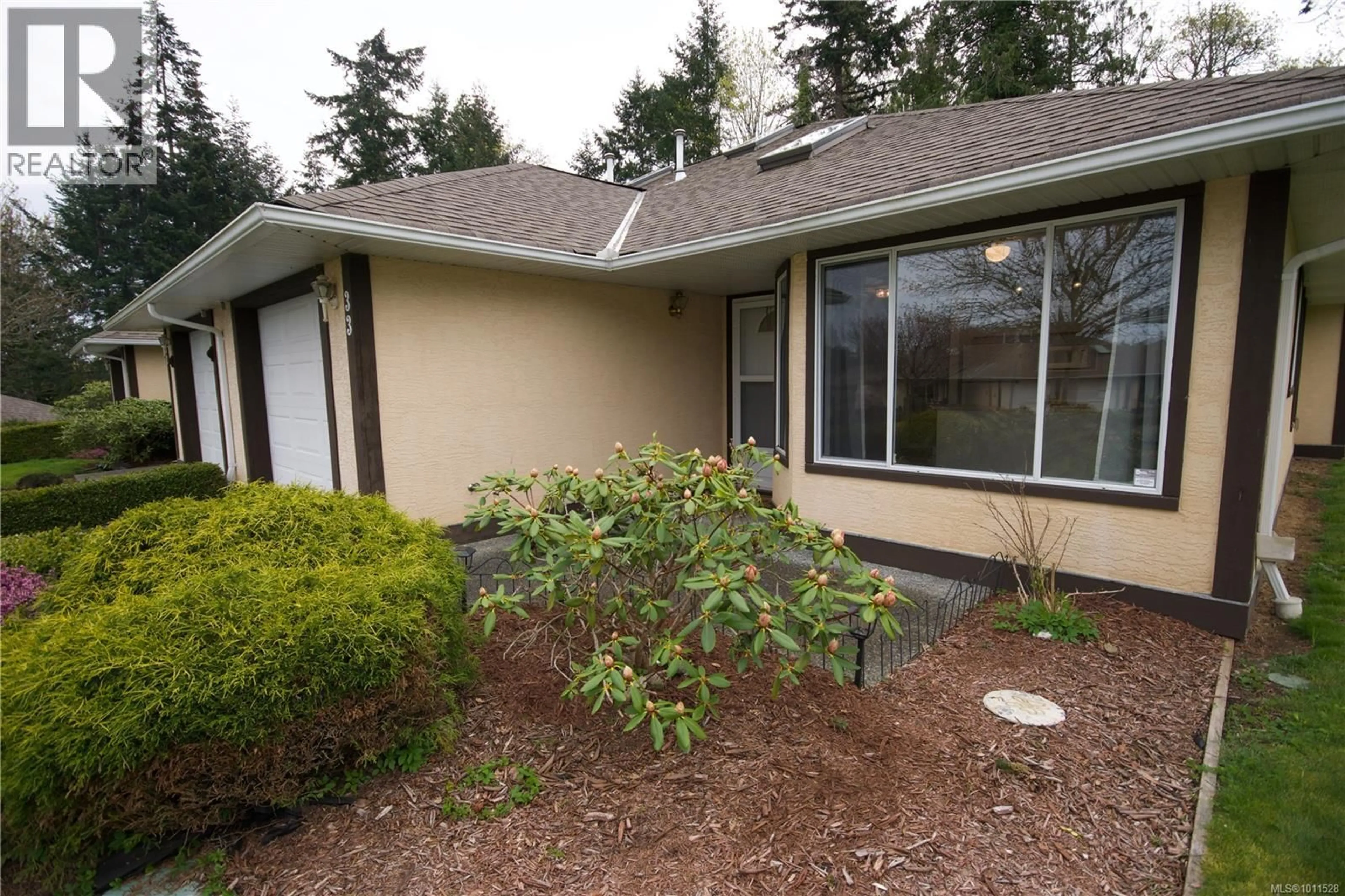 Home with vinyl exterior material, street for 33 - 454 MORISON AVENUE, Parksville British Columbia V9P2M6