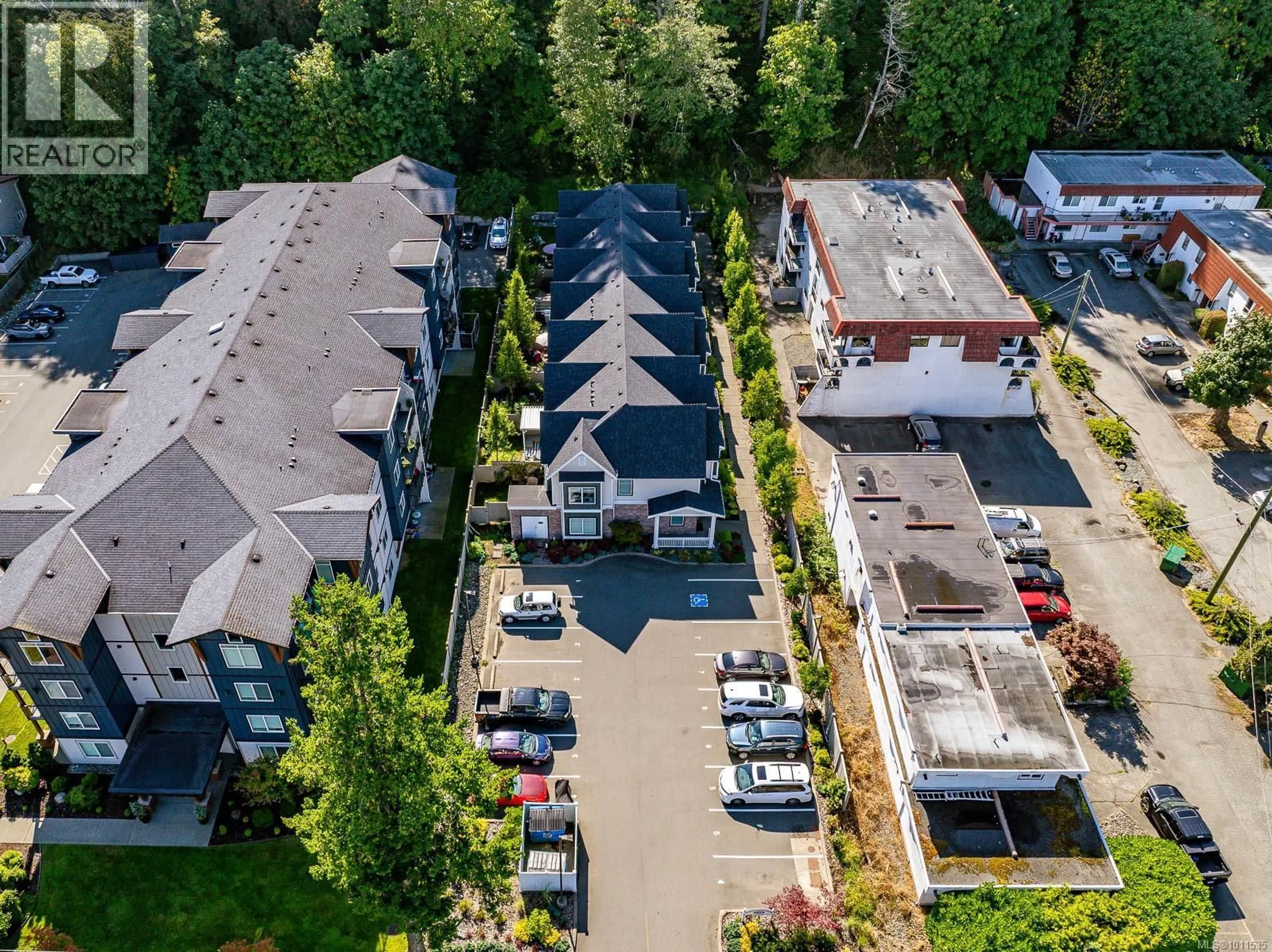 A pic from outside/outdoor area/front of a property/back of a property/a pic from drone, street for 7 - 796 ISLAND HIGHWAY SOUTH, Campbell River British Columbia V9W1A6